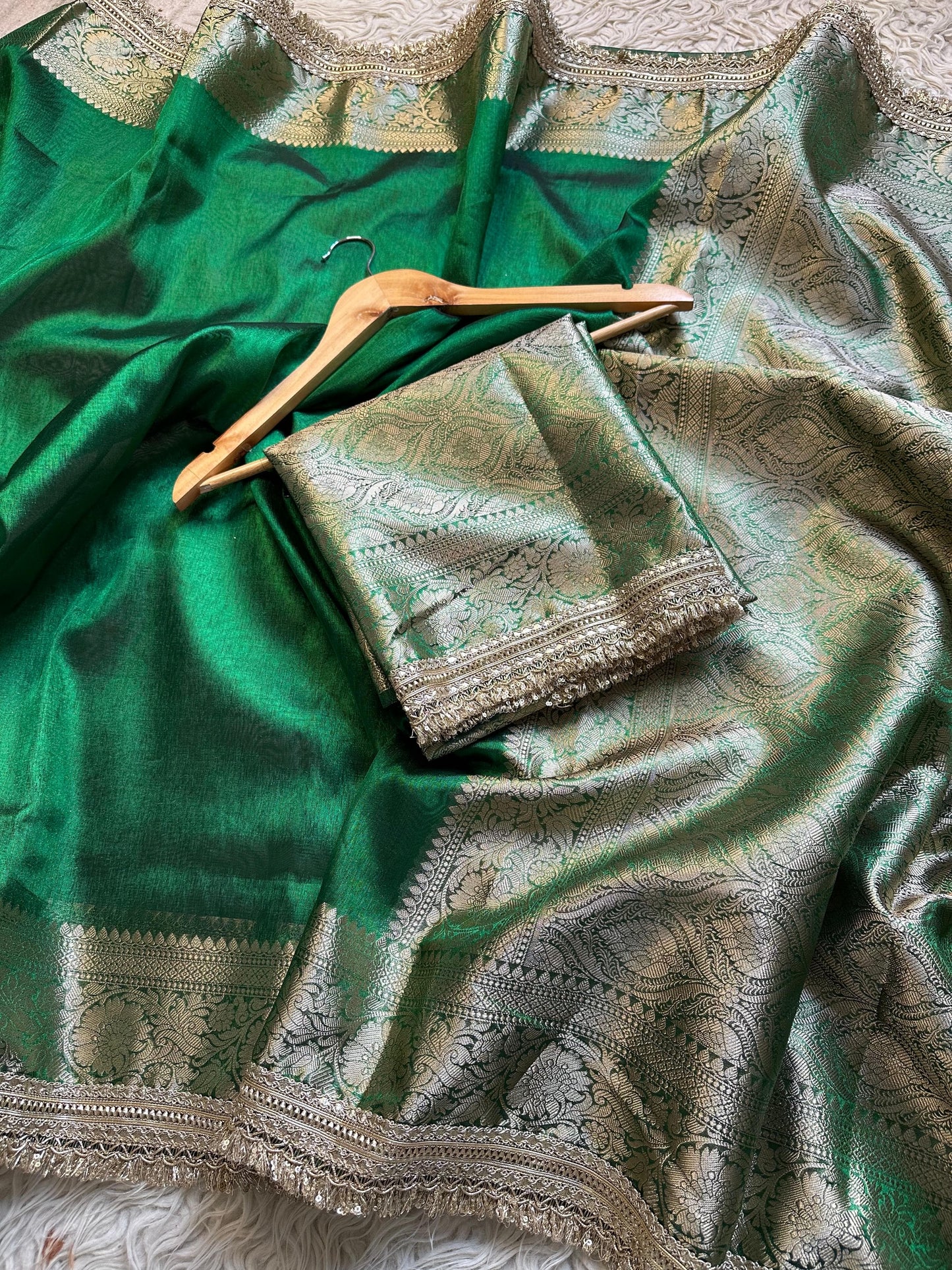 Sunehri Gul(Royal (Green)
