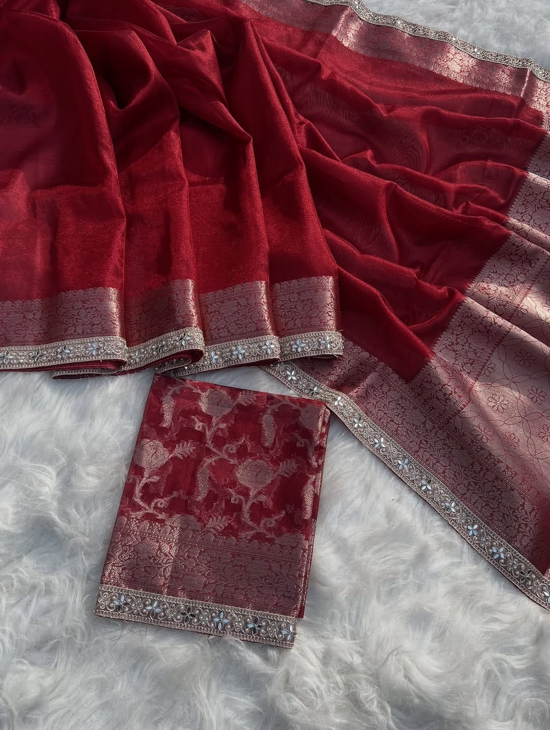 Laal Saajh Saree