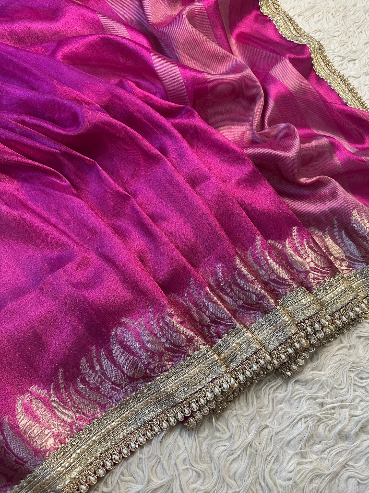 Gulabi Tarang Saree