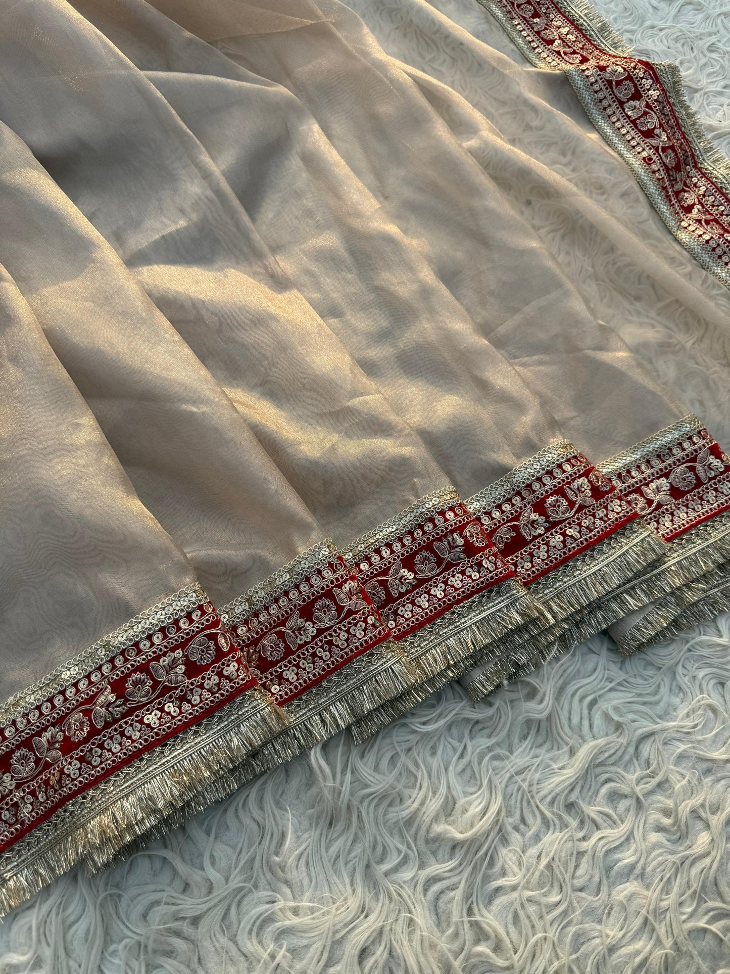 Ruhani Gulab Saree