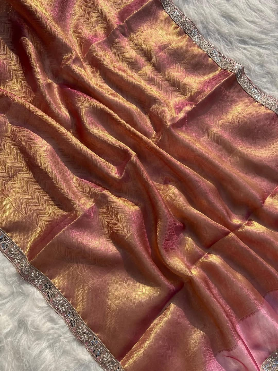 Rosewood Radiance(Magenta)