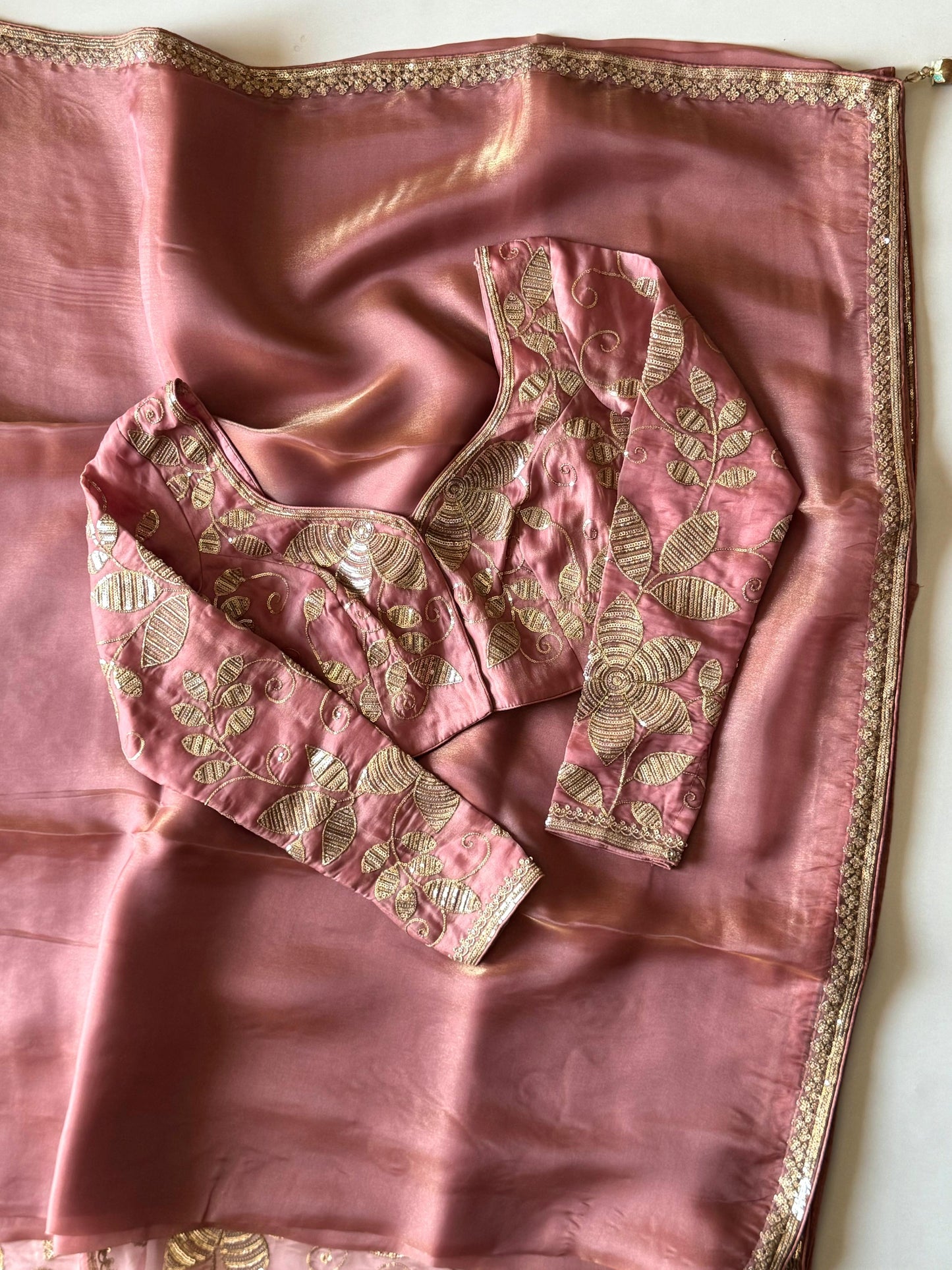 Raanisaa tissue Saree