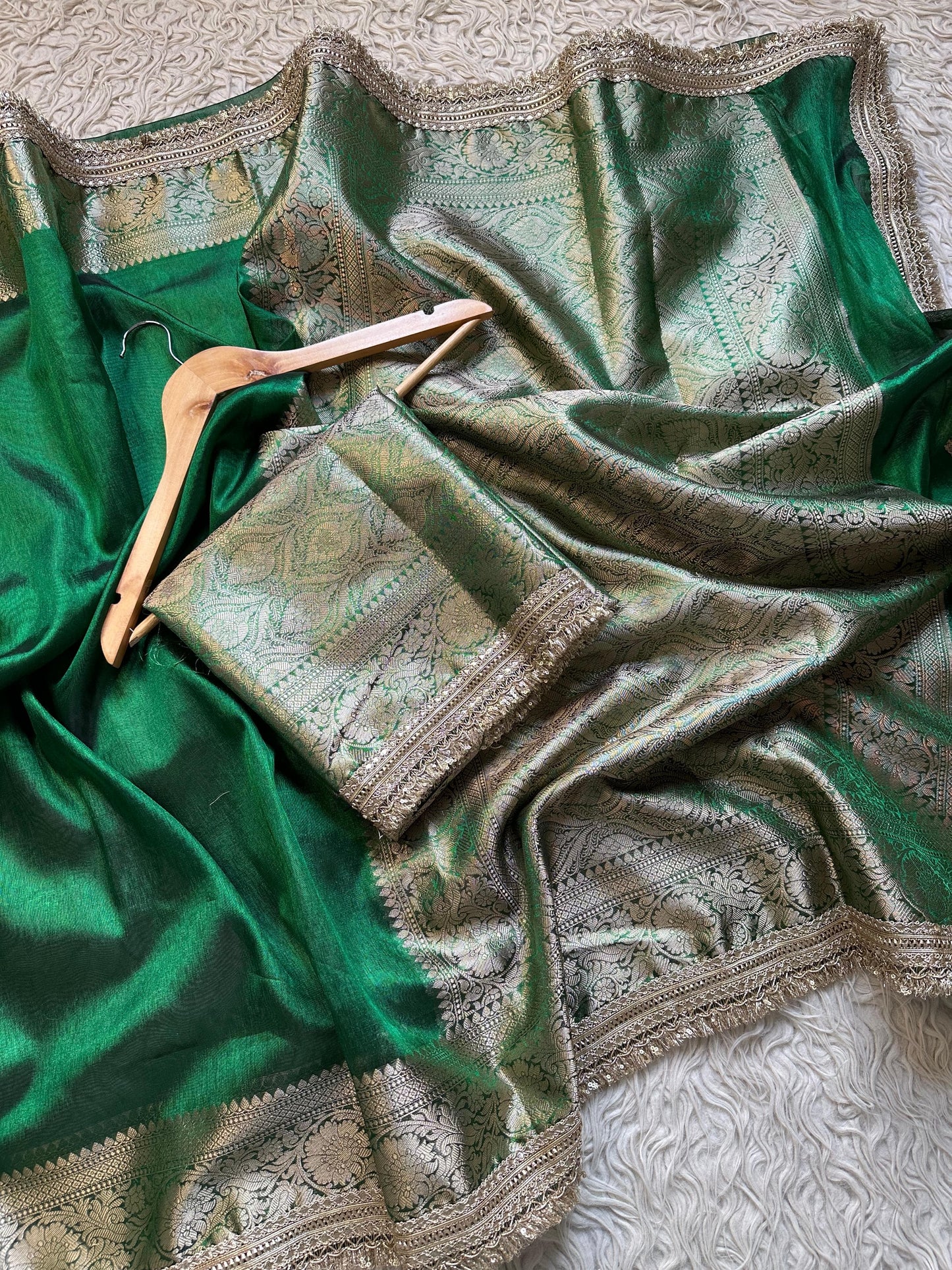 Sunehri Gul(Royal (Green)