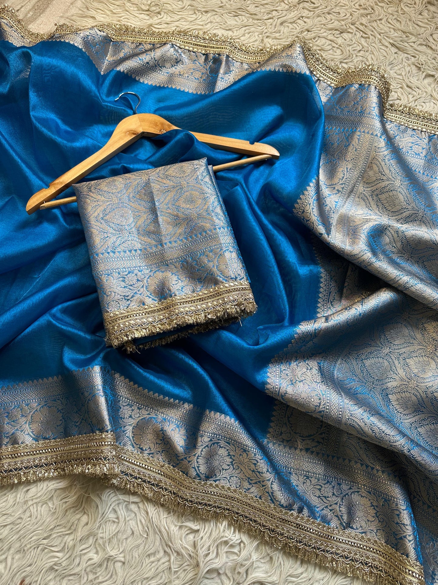 Sunehri Gul(Royal (Turquoise)