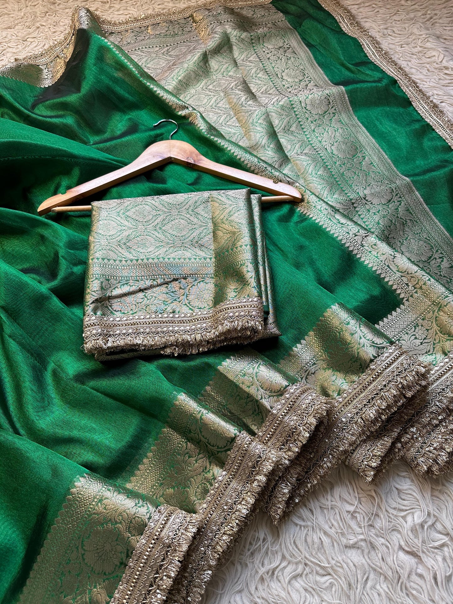 Sunehri Gul(Royal (Green)