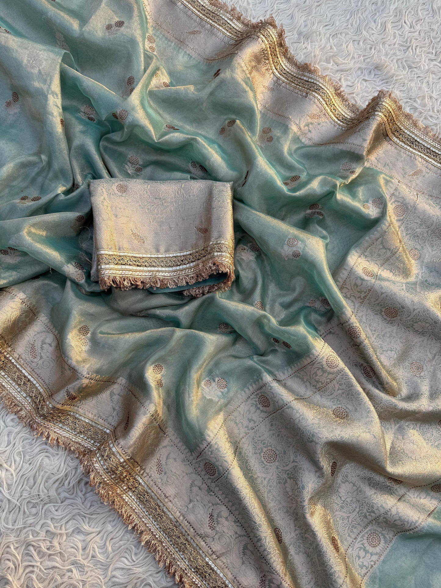 Aabroo Tissue Saree
