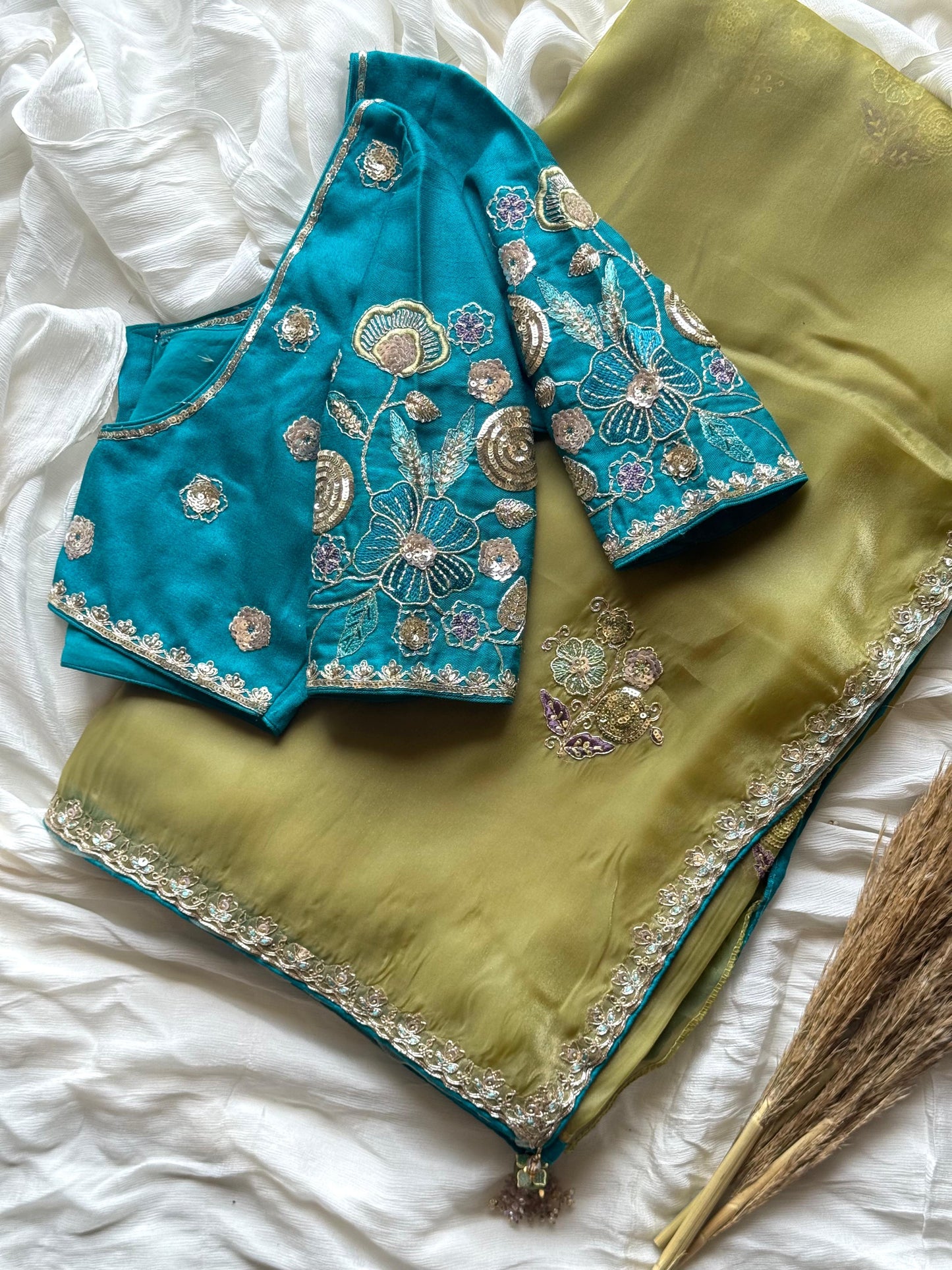 Noor e teal Saree