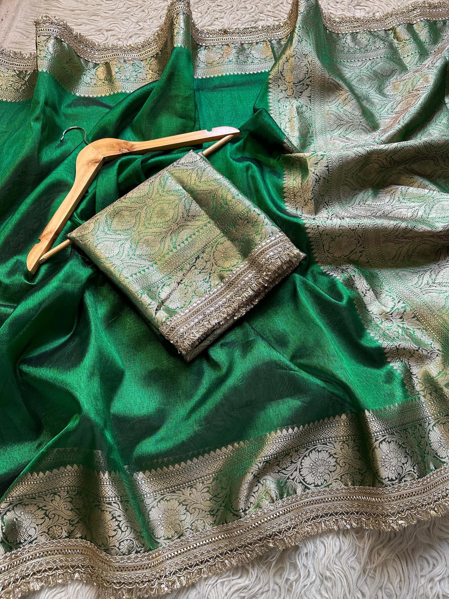 Sunehri Gul(Royal (Green)