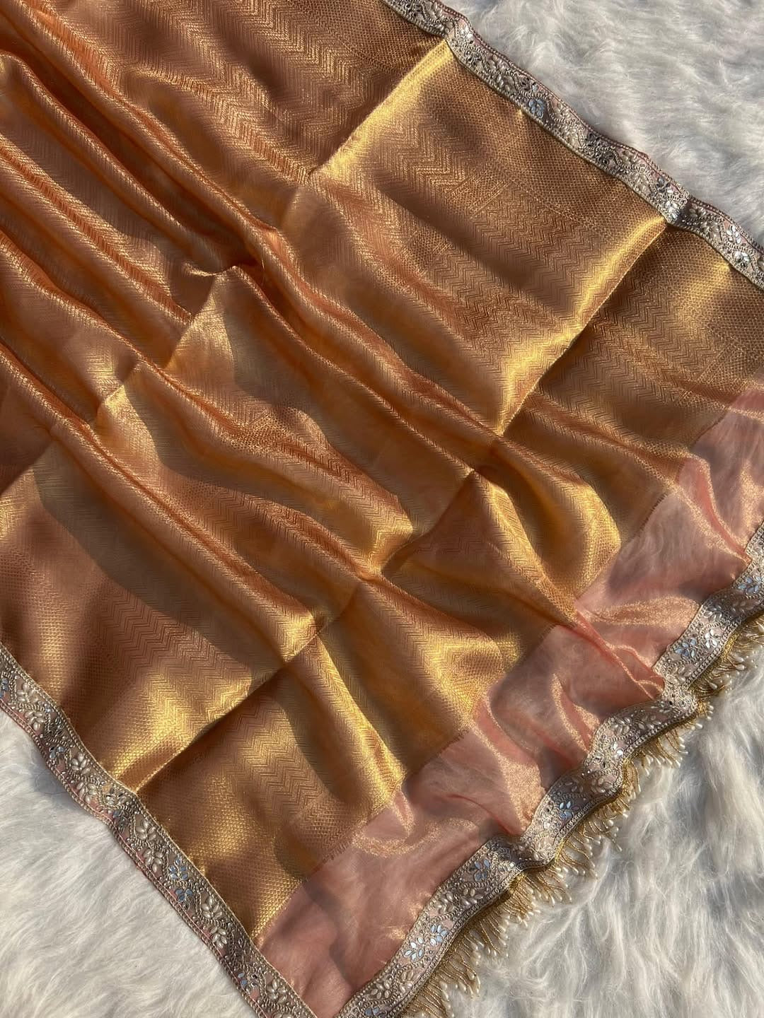 Rosewood Radiance(Antique Gold)