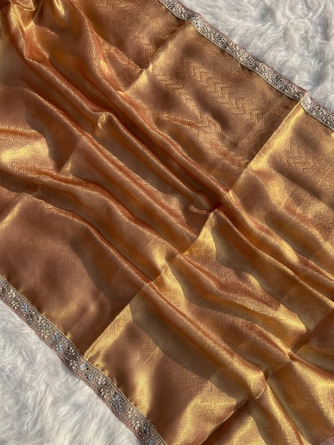 Rosewood Radiance(Antique Gold)