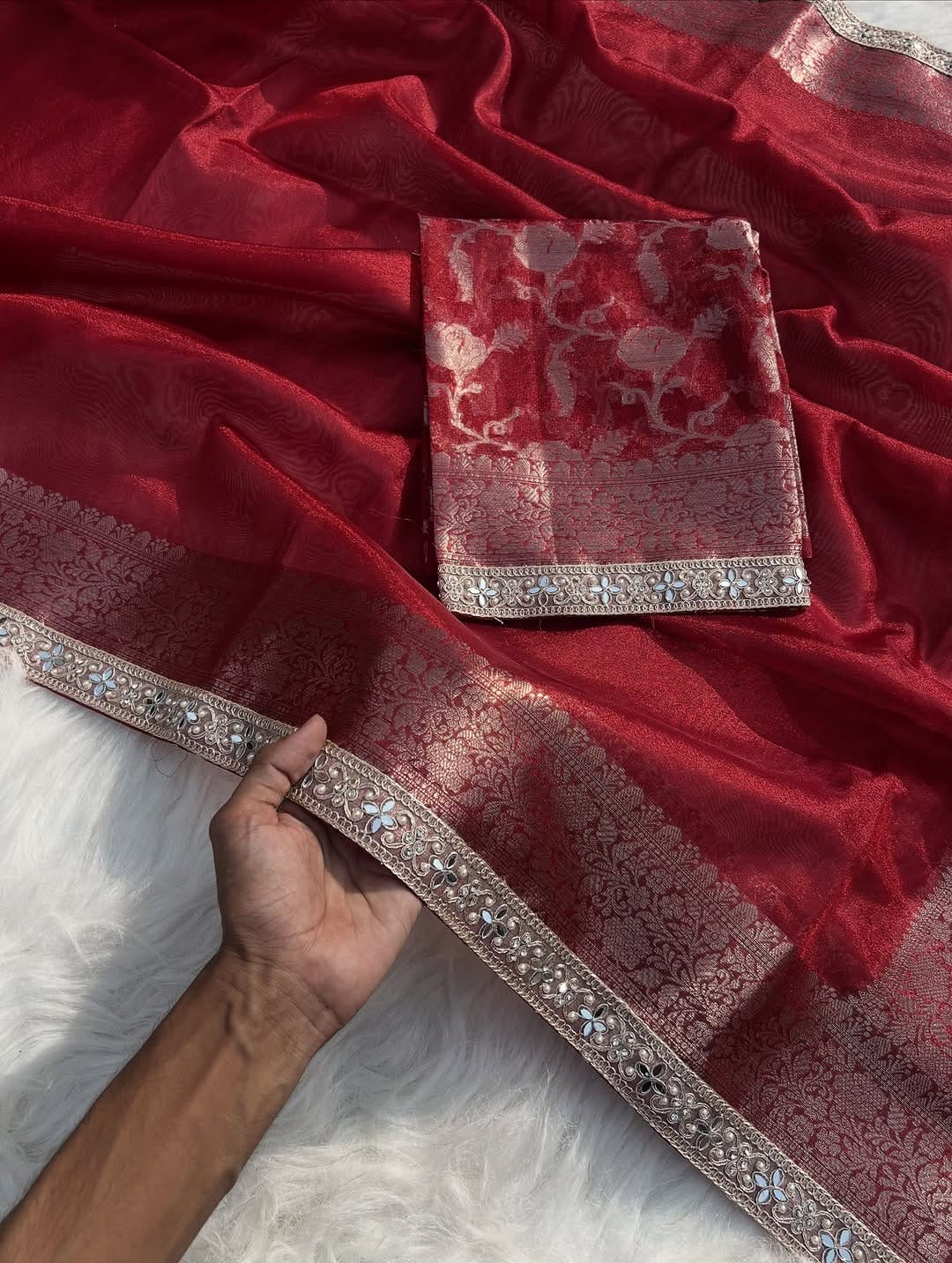 Laal Saajh Saree