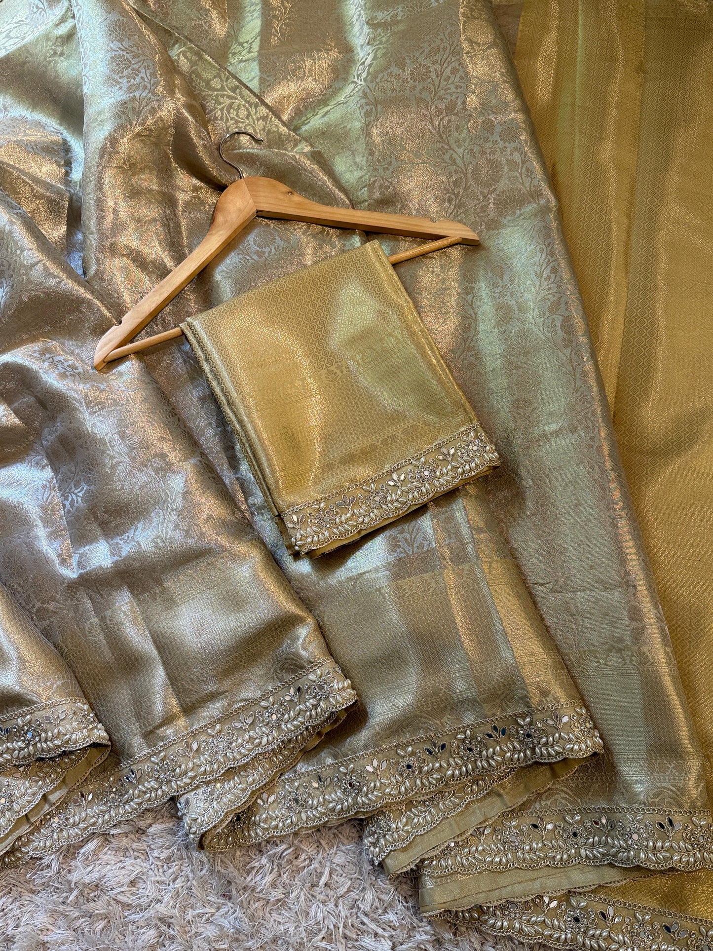 Gulnaar charm Saree