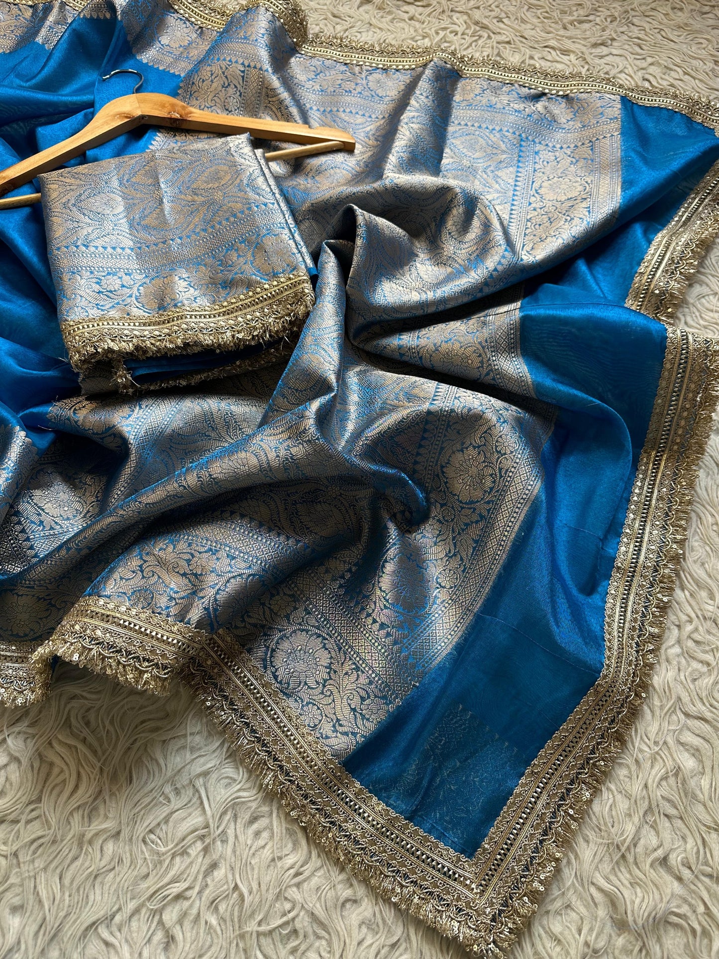 Sunehri Gul(Royal (Turquoise)