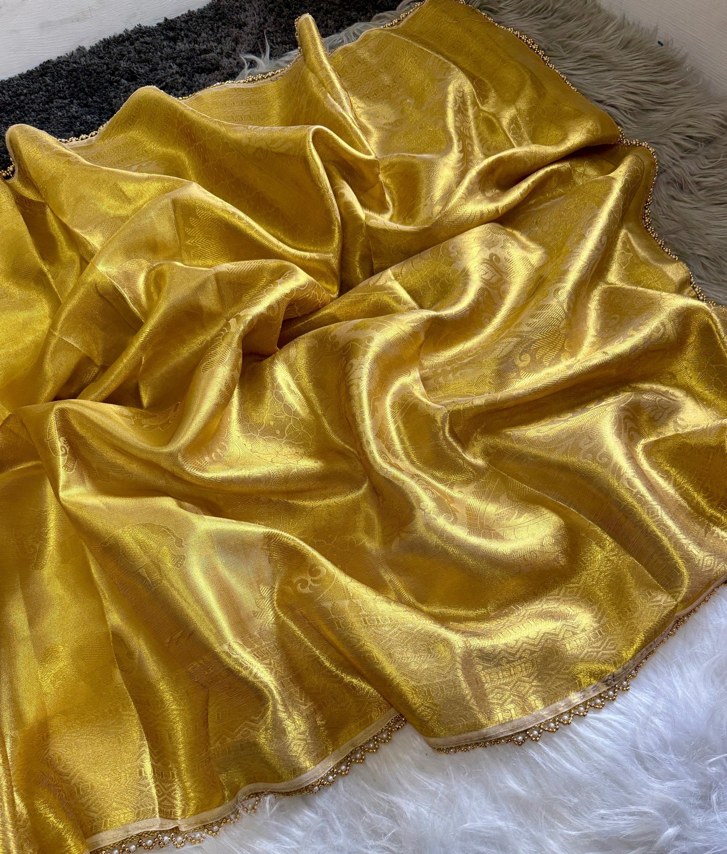 Thiruvaa Gold Saree
