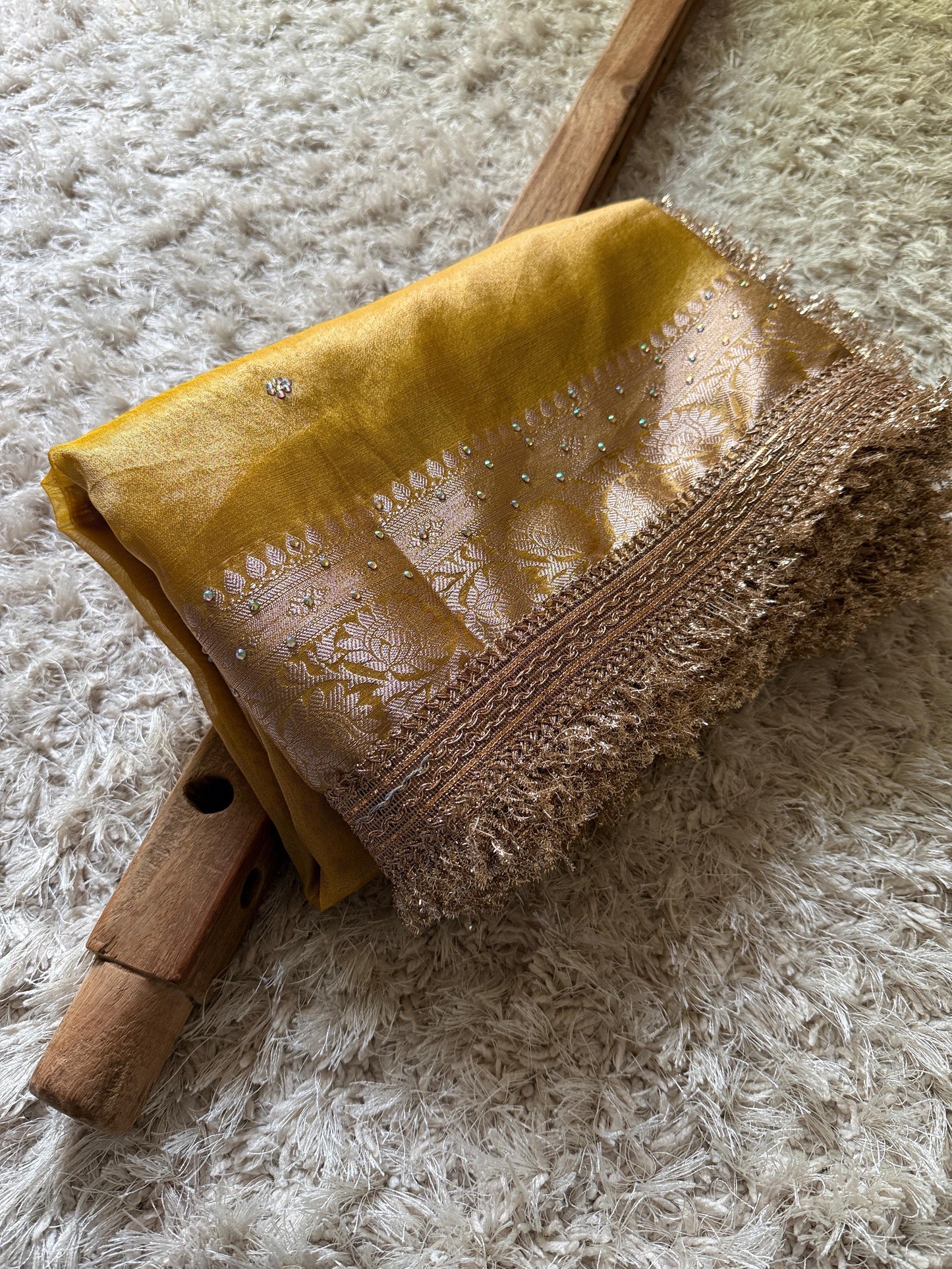 Sunehri Saaz(Yellow)