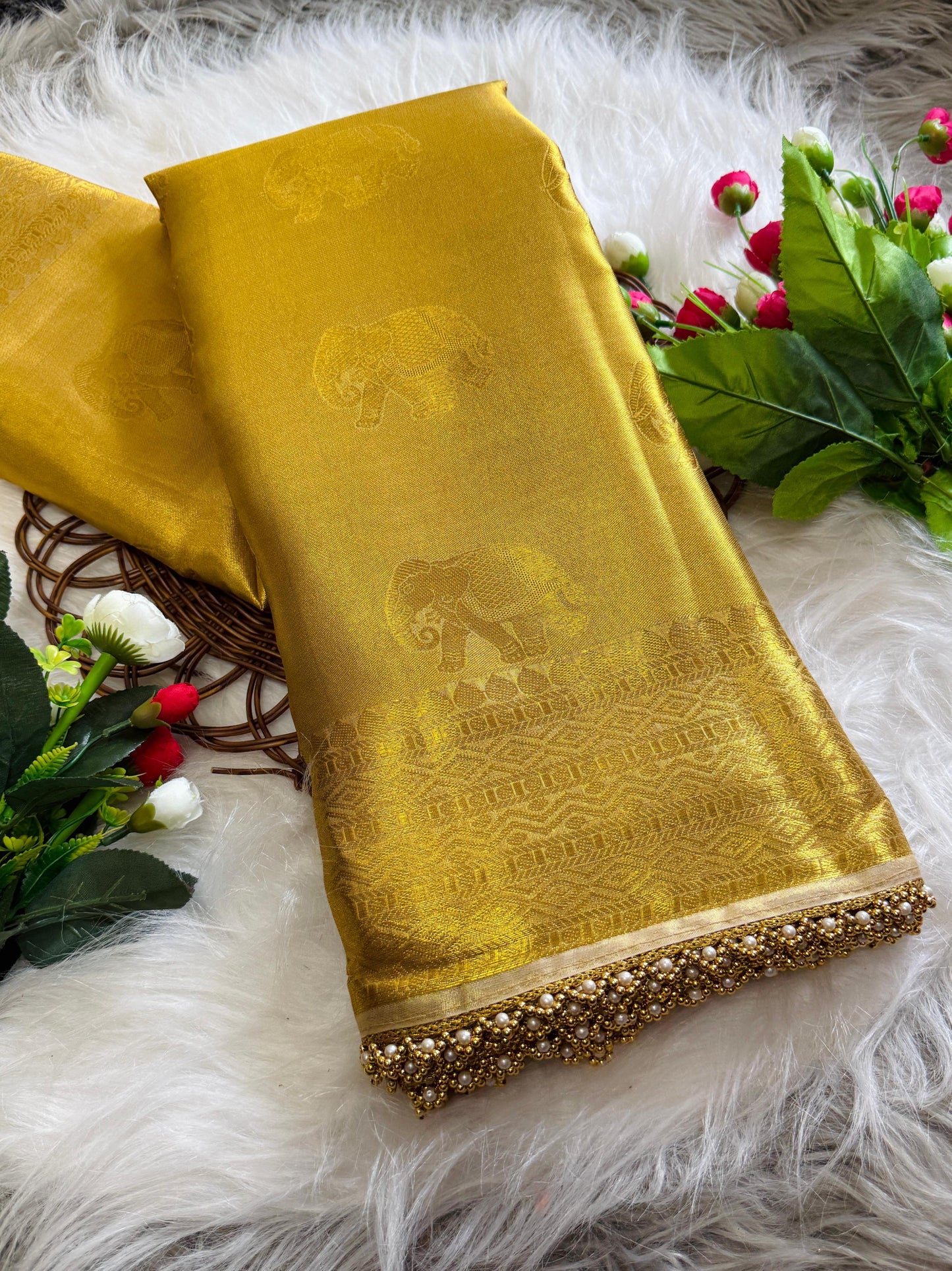 Thiruvaa Gold Saree