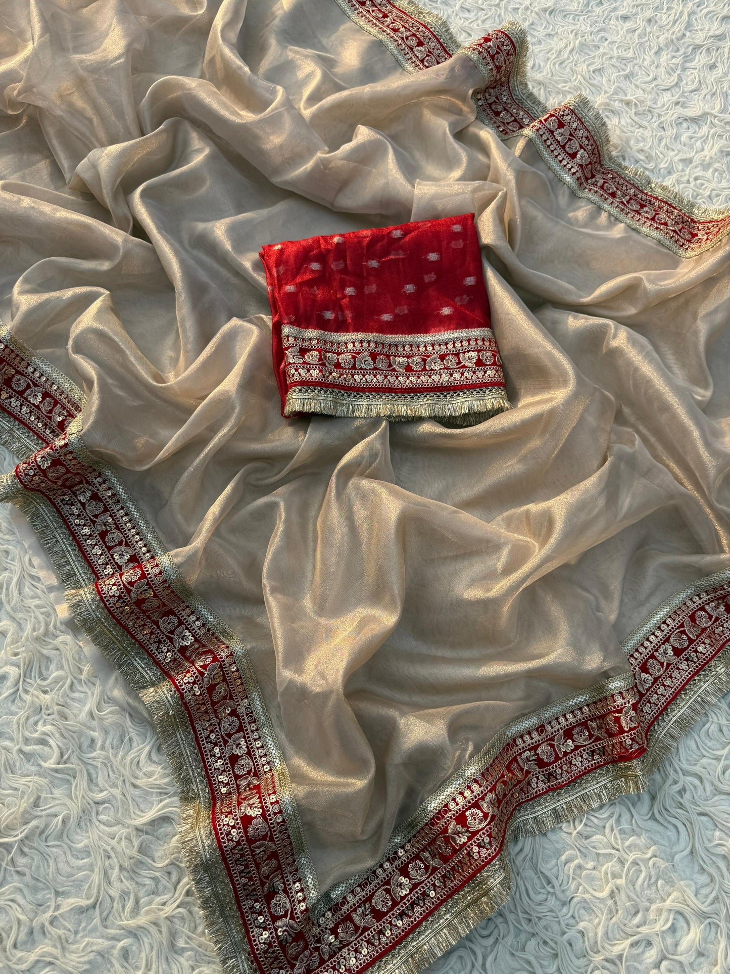 Ruhani Gulab Saree