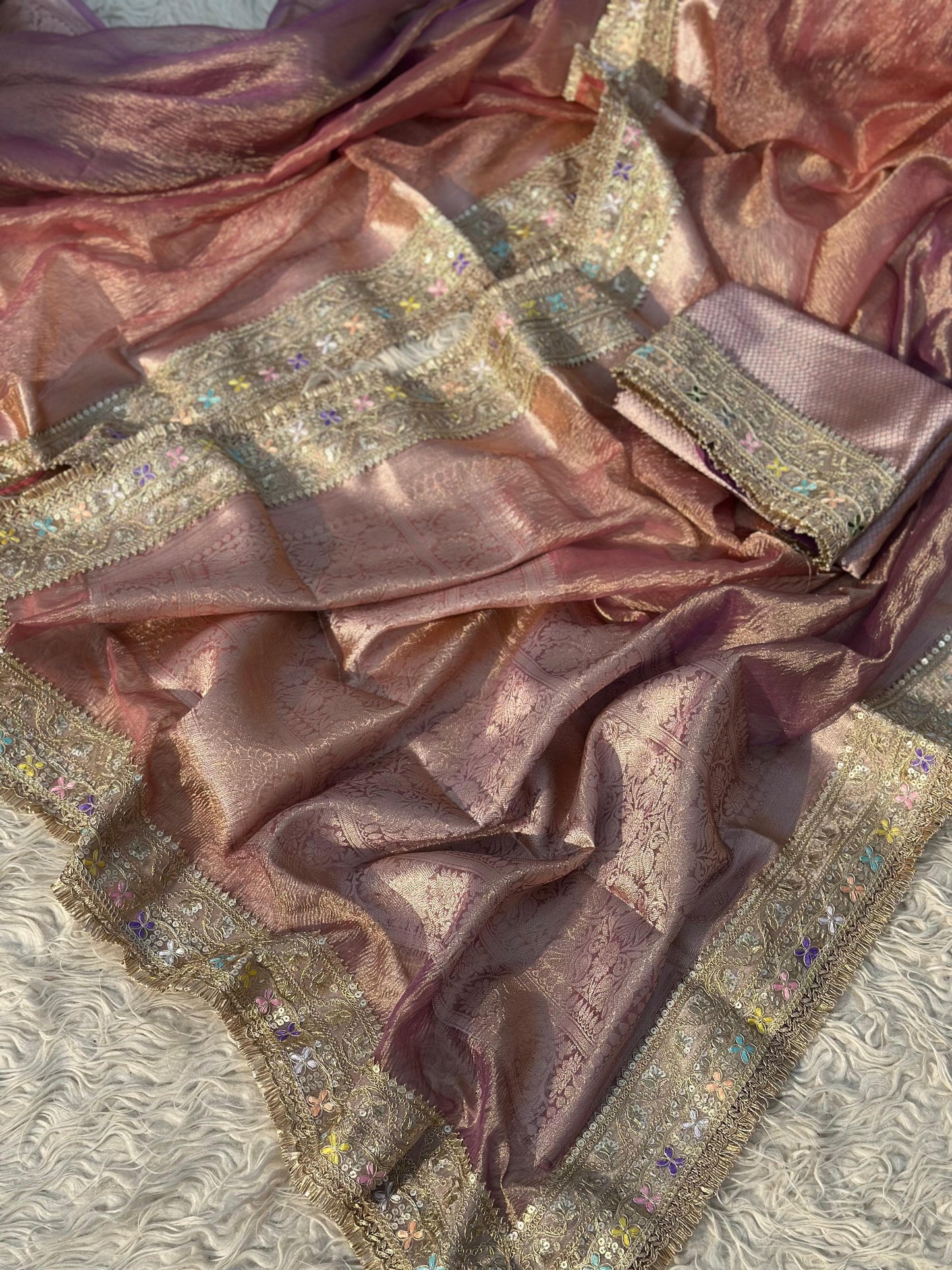 Svarnima Saree(Peach-Lilac)