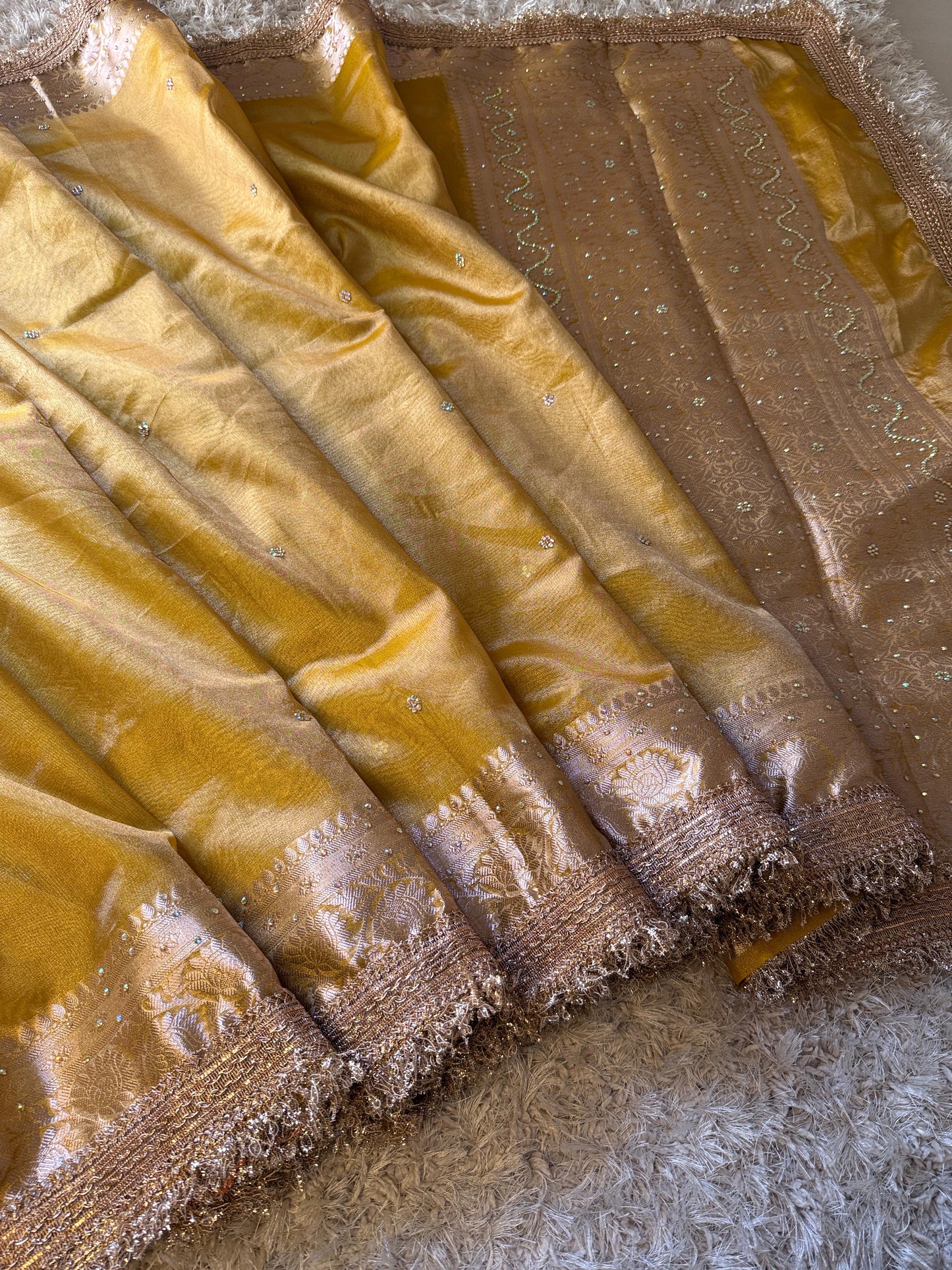 Sunehri Saaz(Yellow)