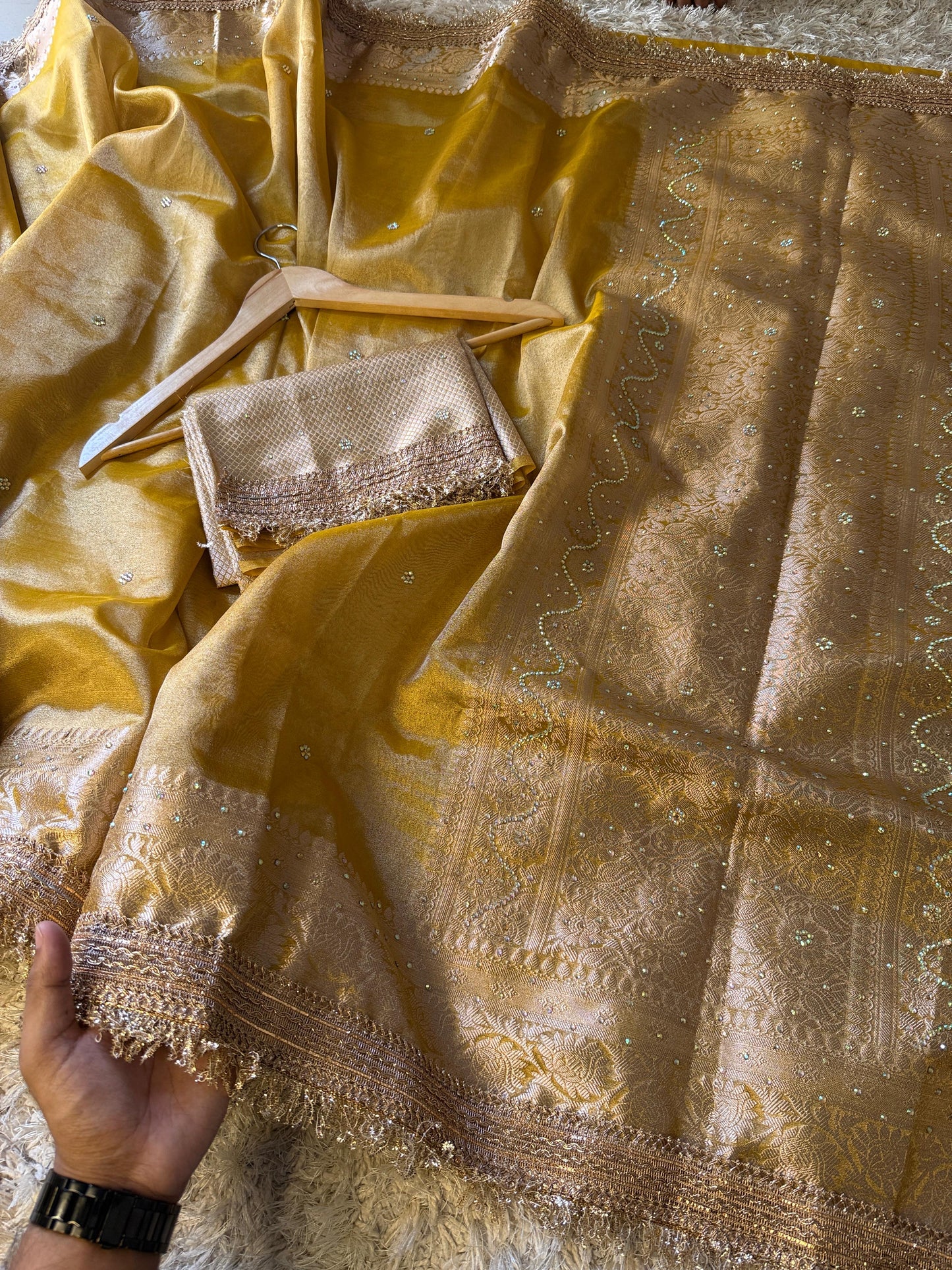 Sunehri Saaz(Yellow)