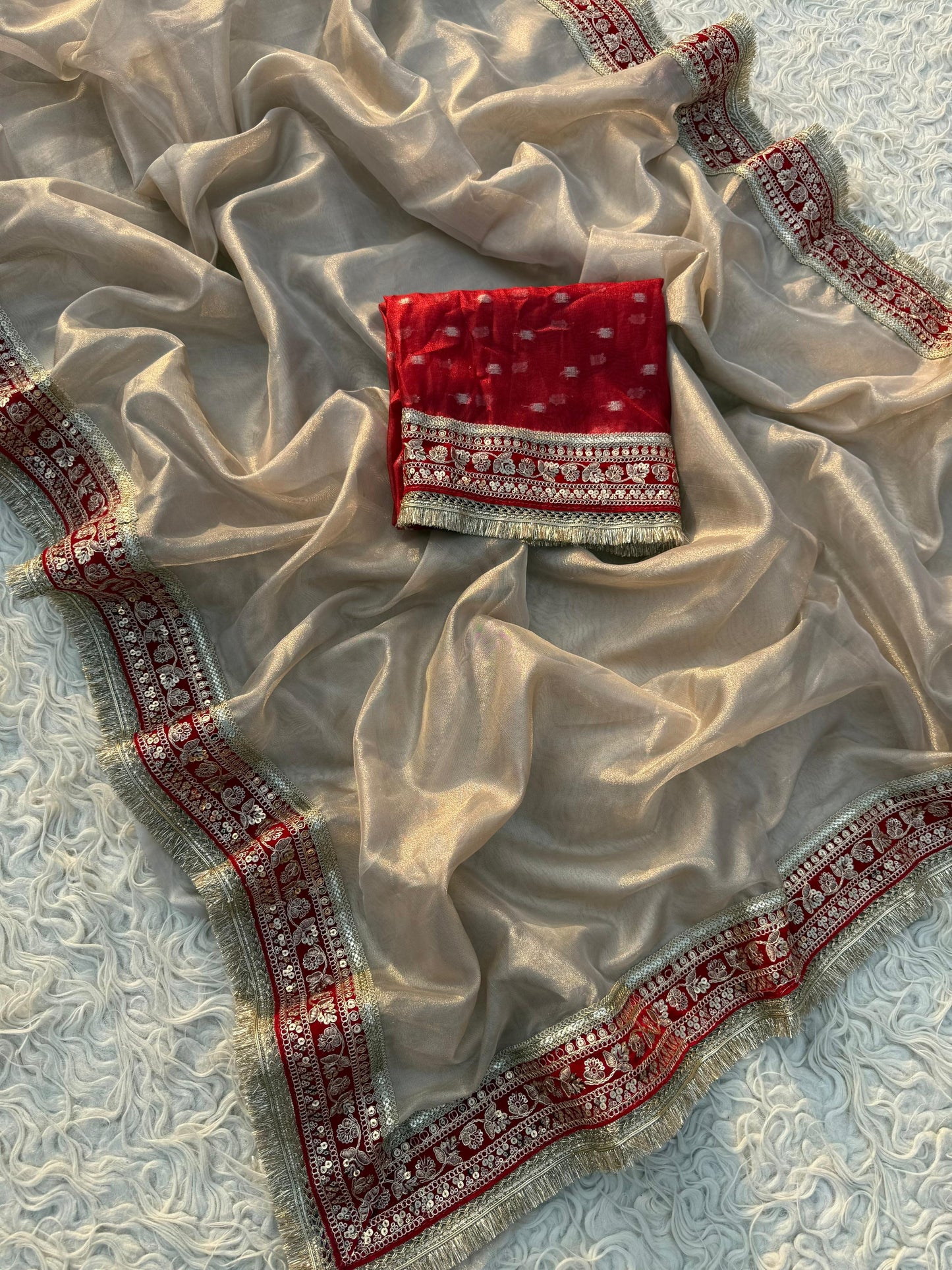 Ruhani Gulab Saree