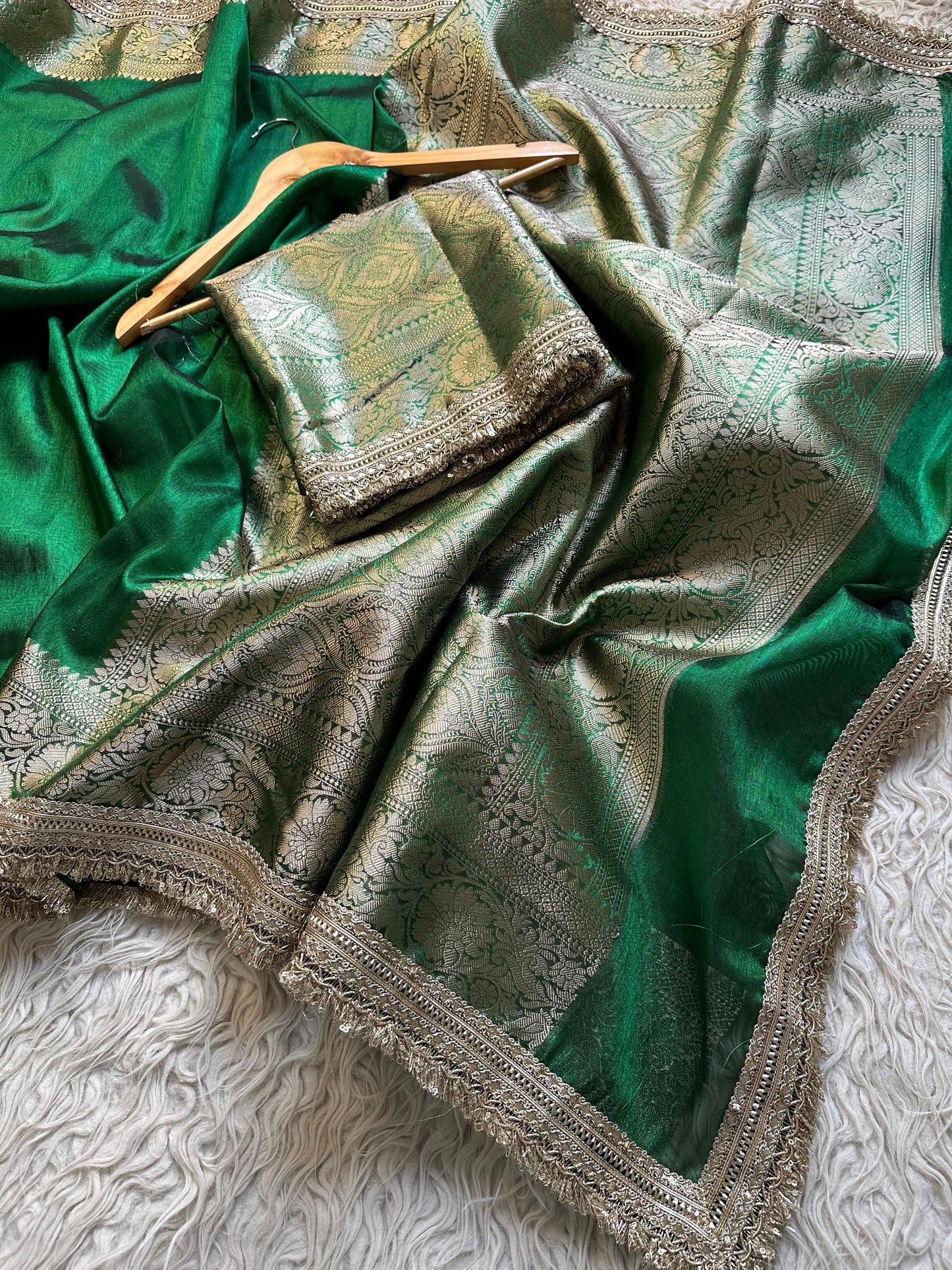 Sunehri Gul(Royal (Green)