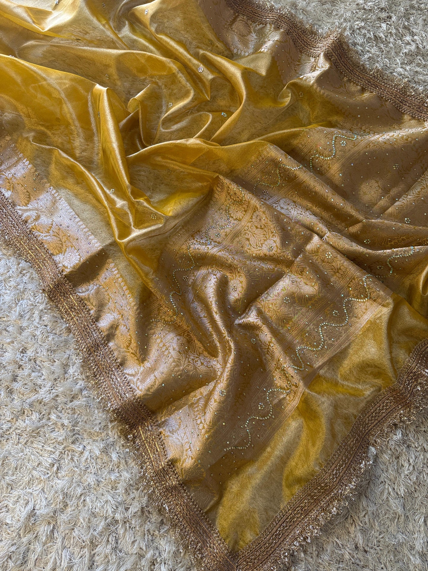 Sunehri Saaz(Yellow)