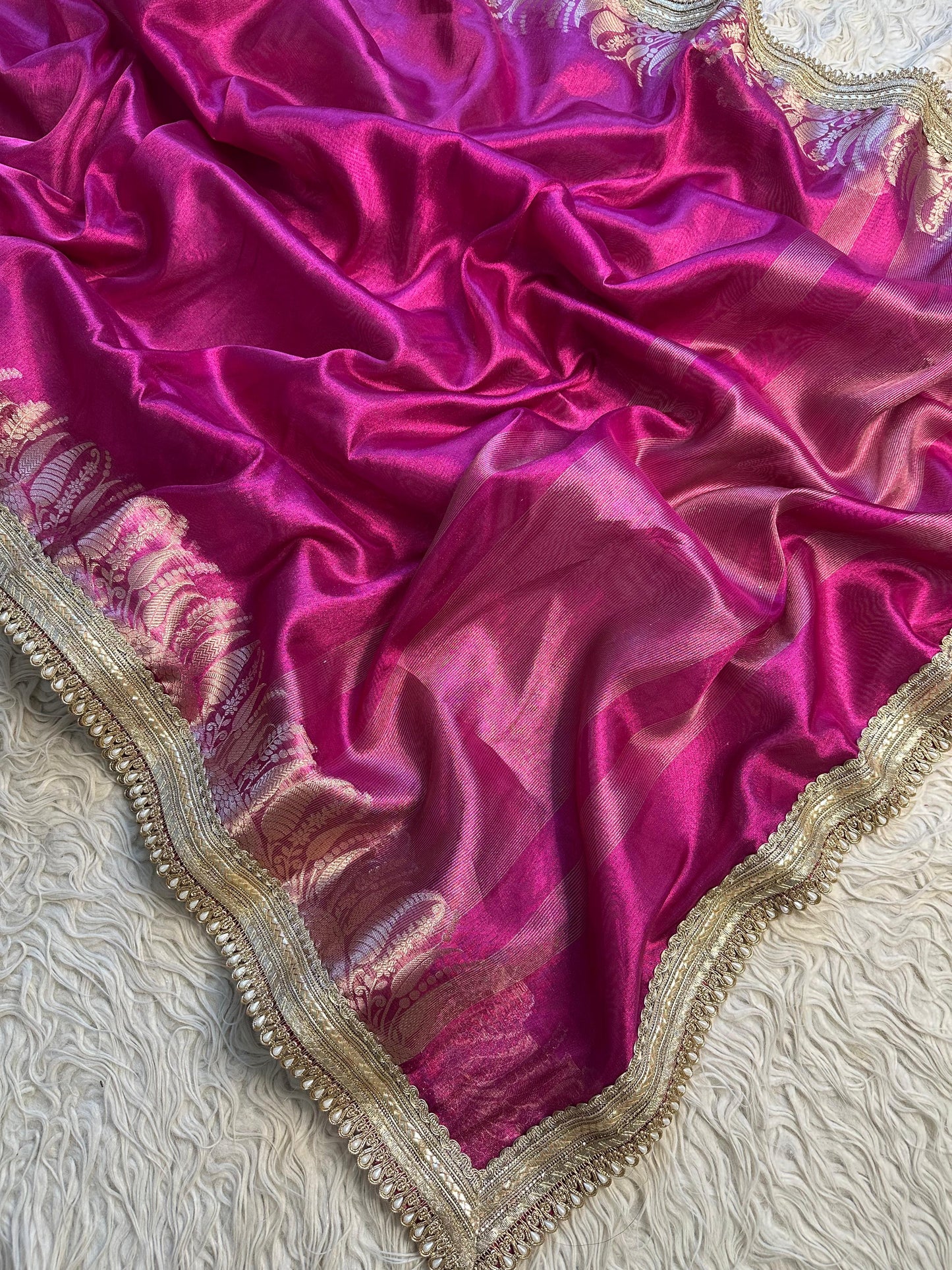Gulabi Tarang Saree