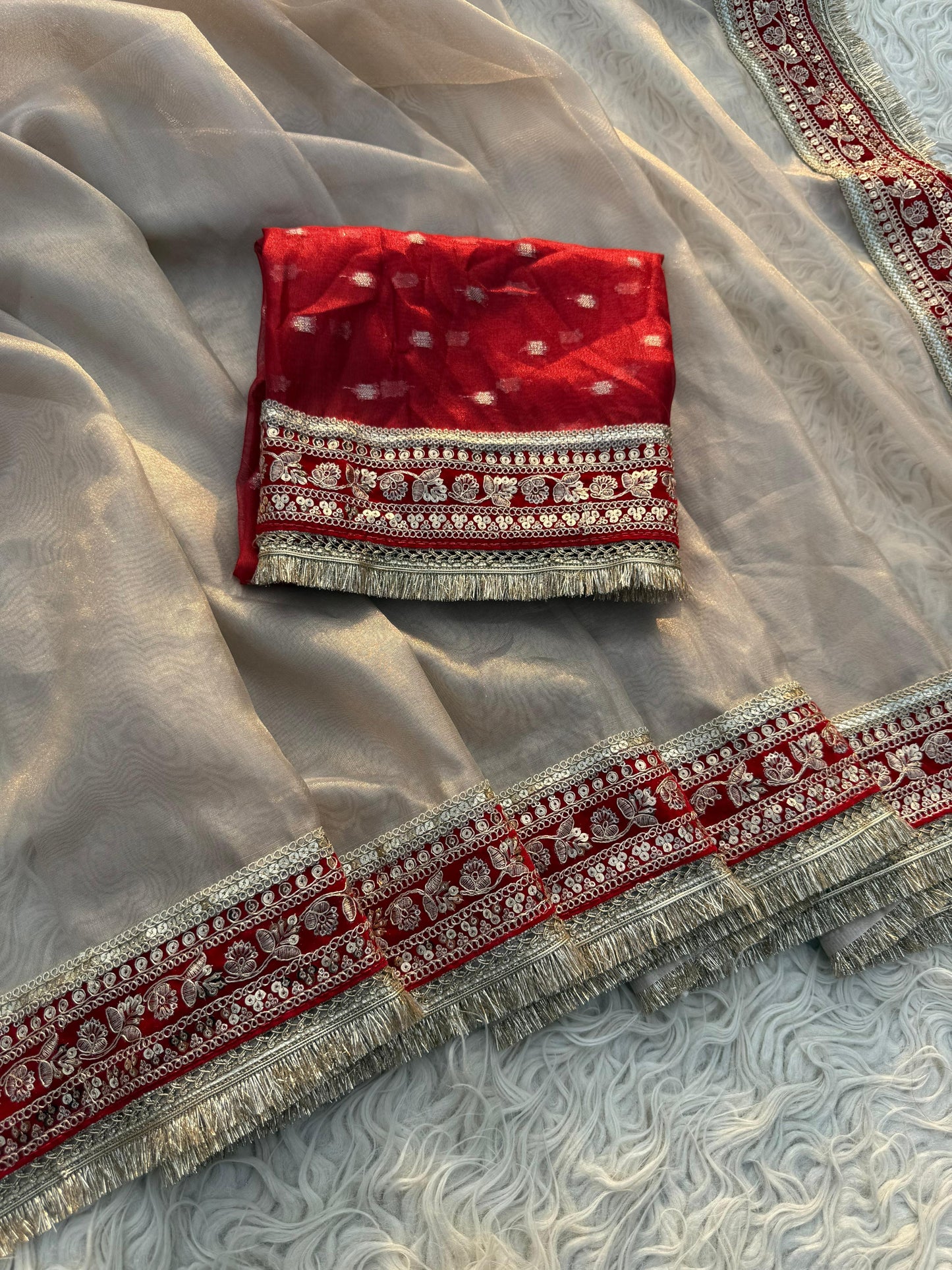 Ruhani Gulab Saree