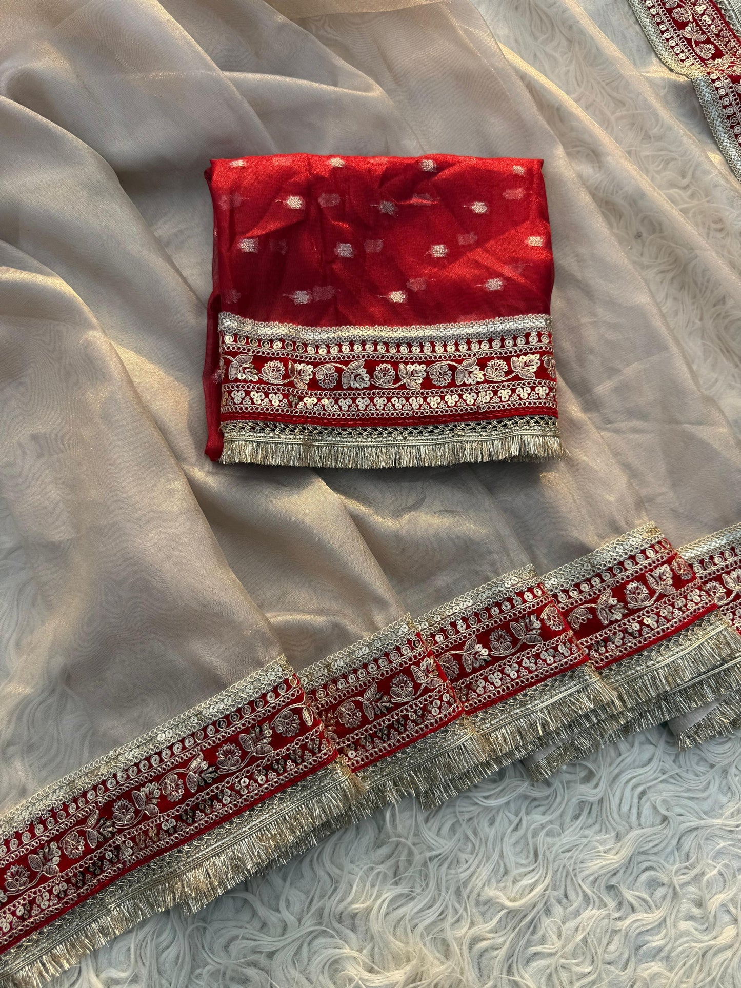 Ruhani Gulab Saree