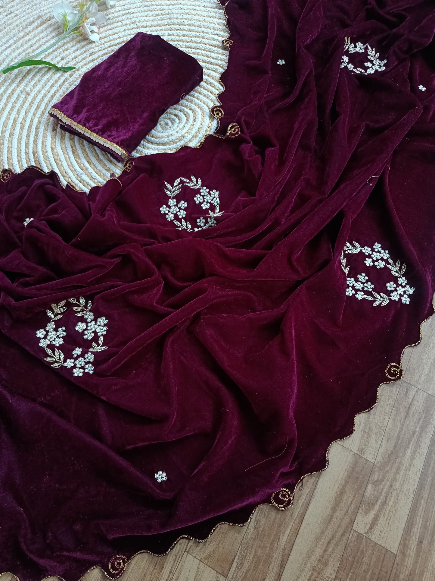 Taasha Luxe Velvet Saree
