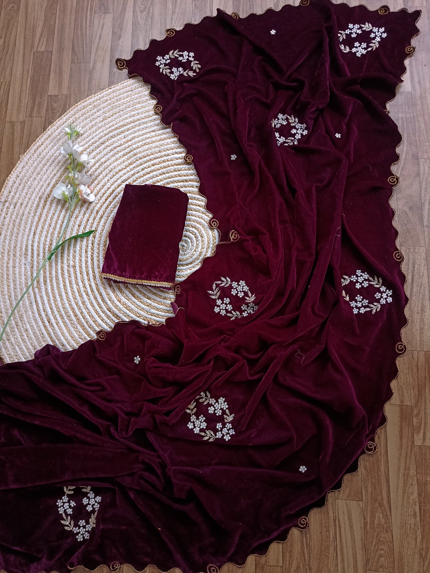 Taasha Luxe Velvet Saree