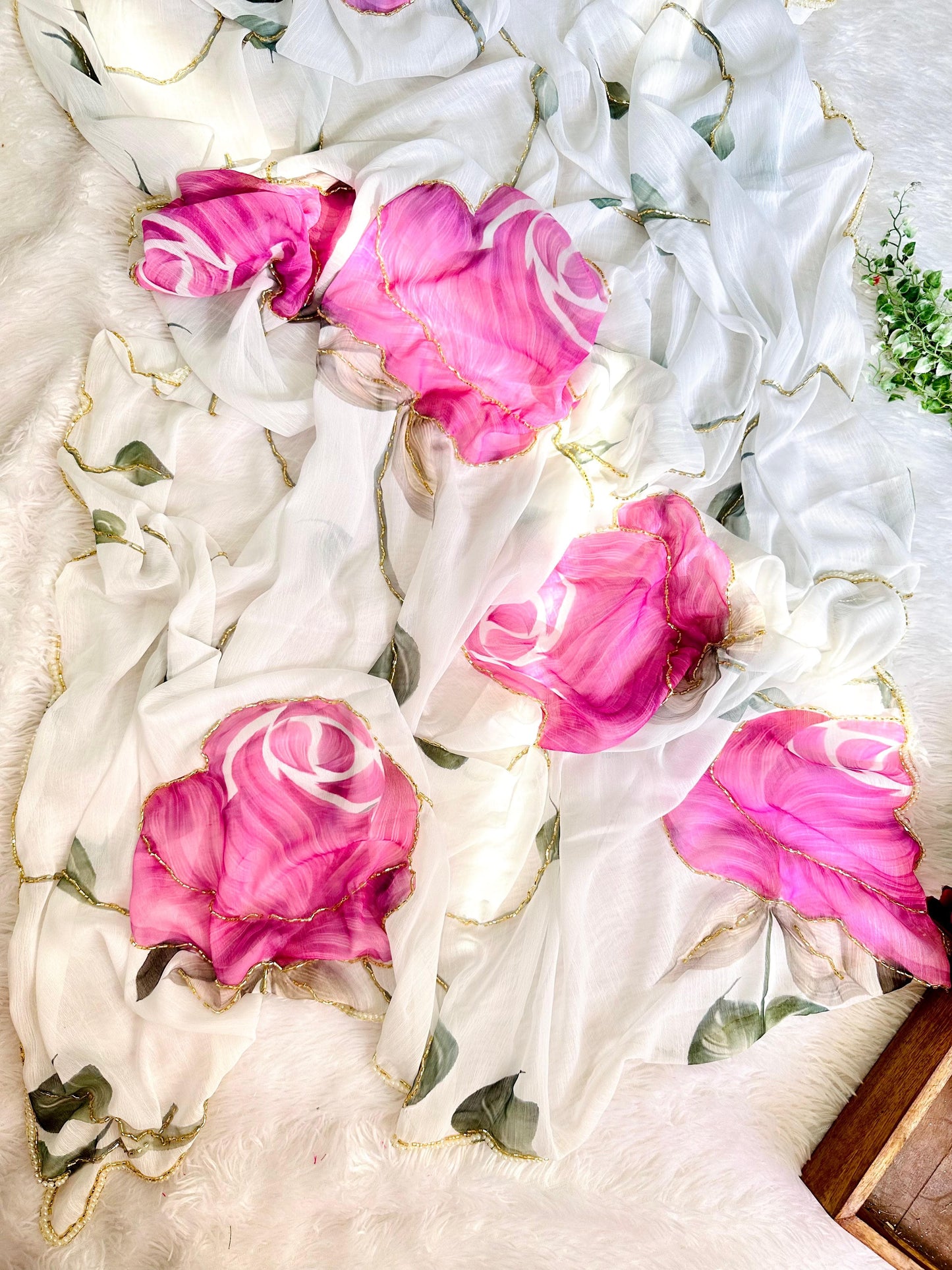 Rosette Handwork Saree(Pink)