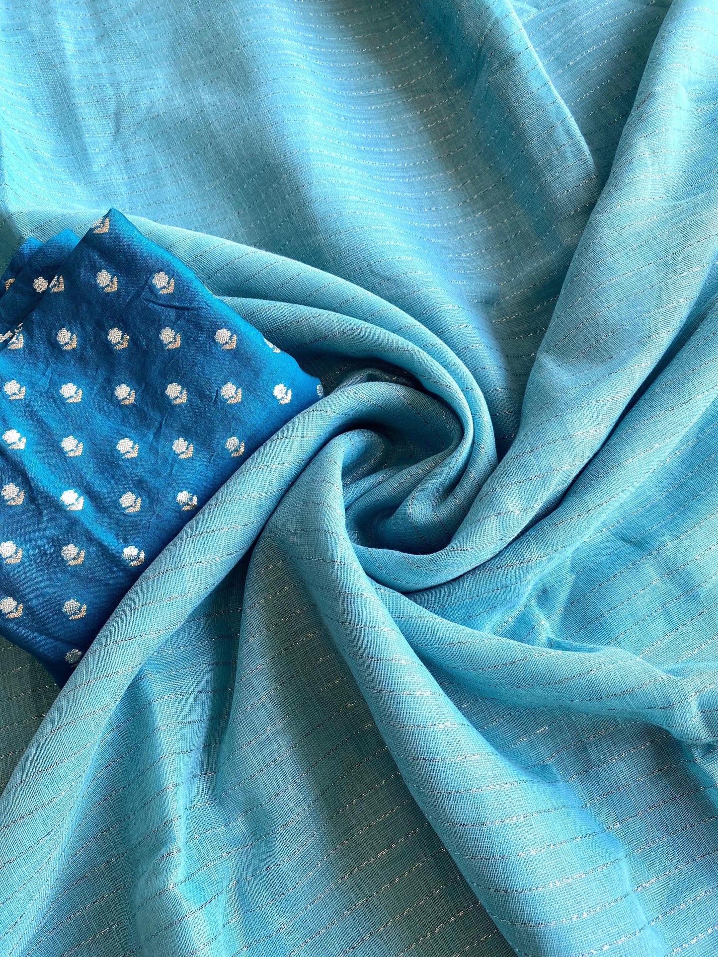 Veenita Linen Saree