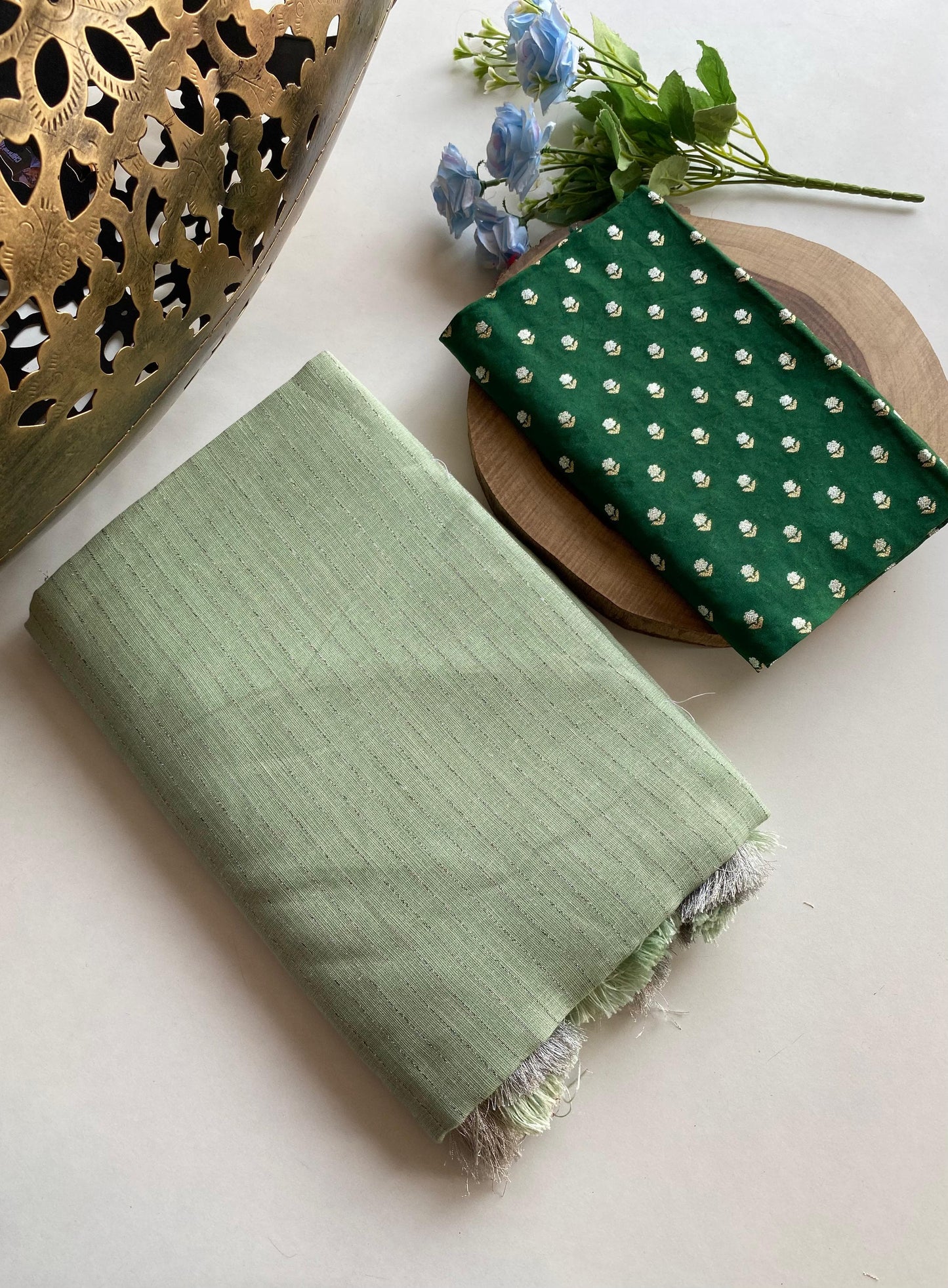 Veenita Linen Saree