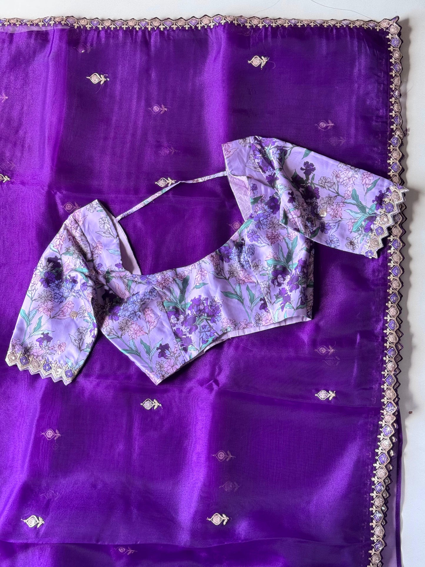 Violate Whisper Saree