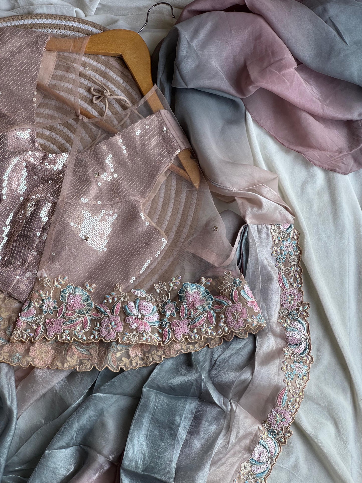 Ishq-e-Pastel Saree(Ready to wear)