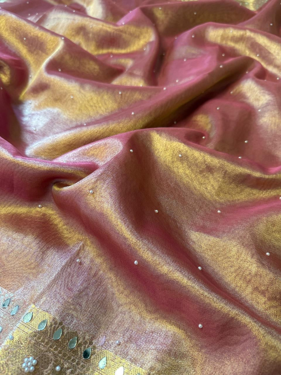 Sunehri Gulaab Saree