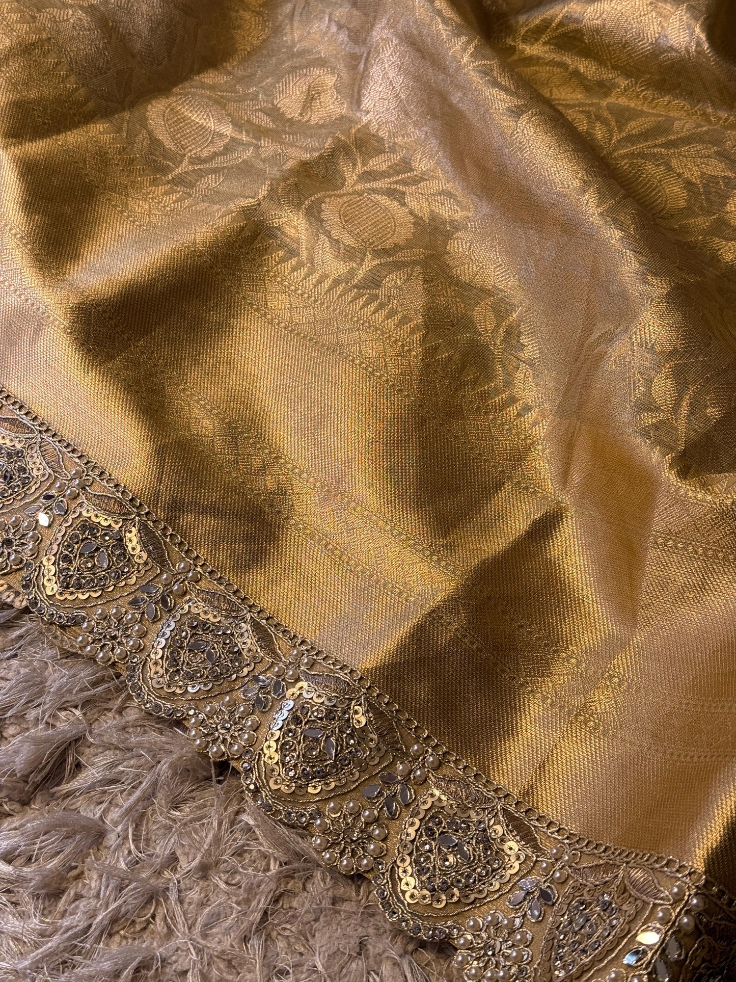 Sunehri Shobha Saree