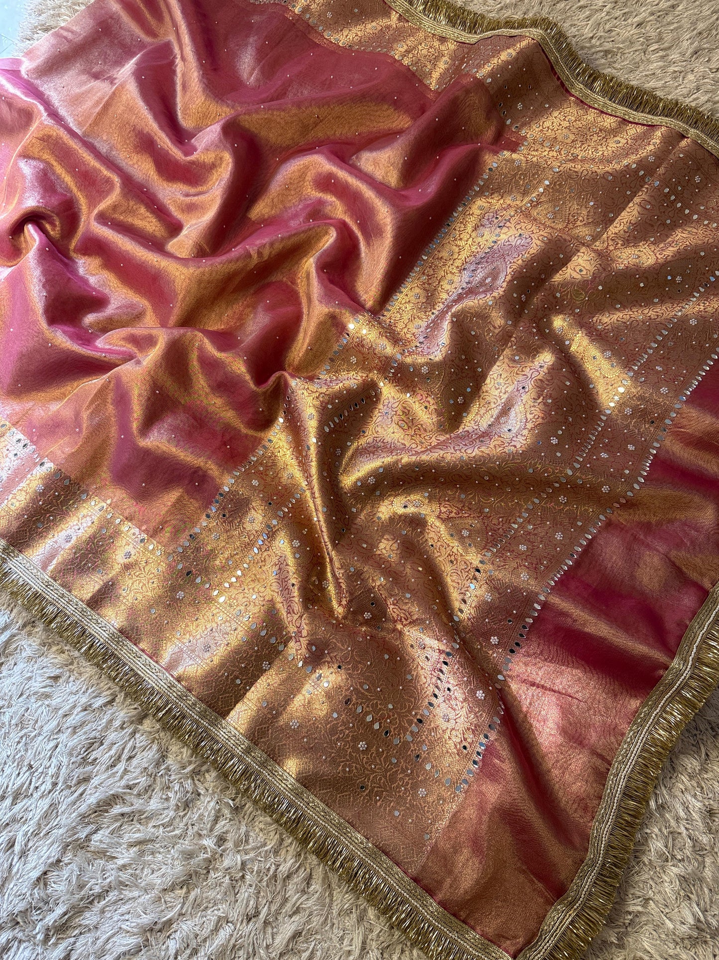 Sunehri Gulaab Saree