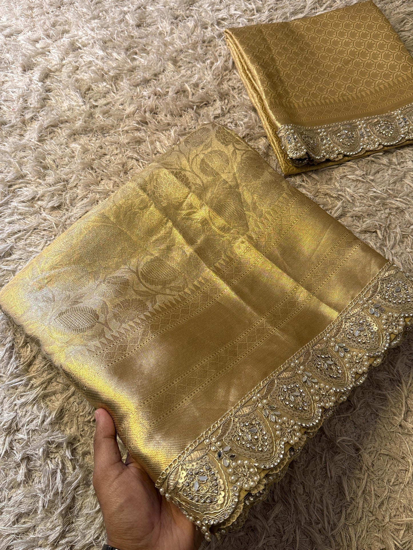 Sunehri Shobha Saree
