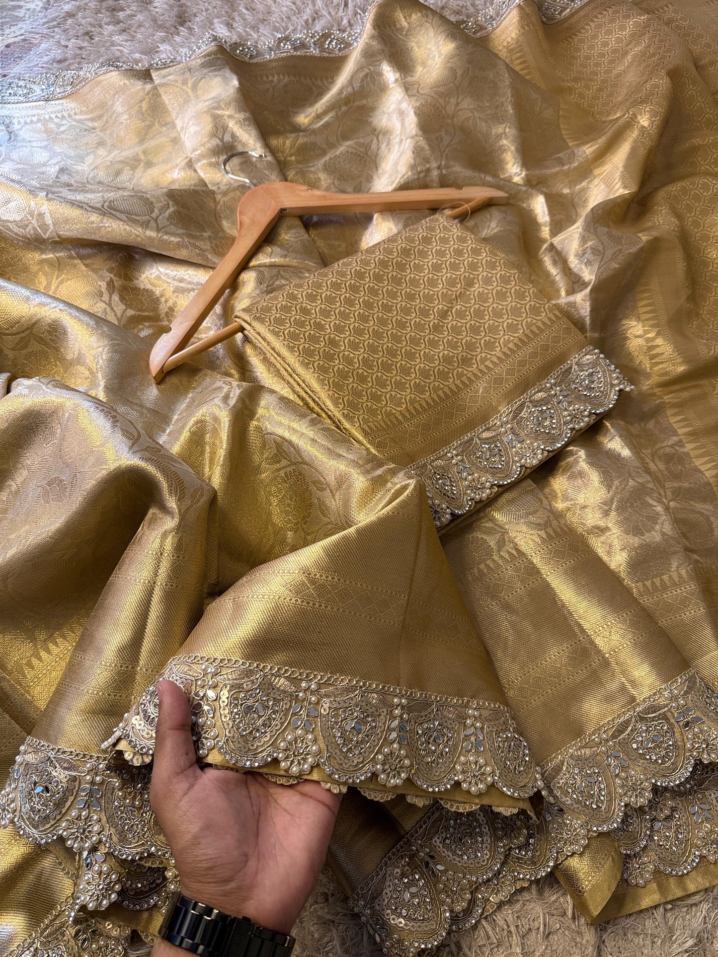 Sunehri Shobha Saree