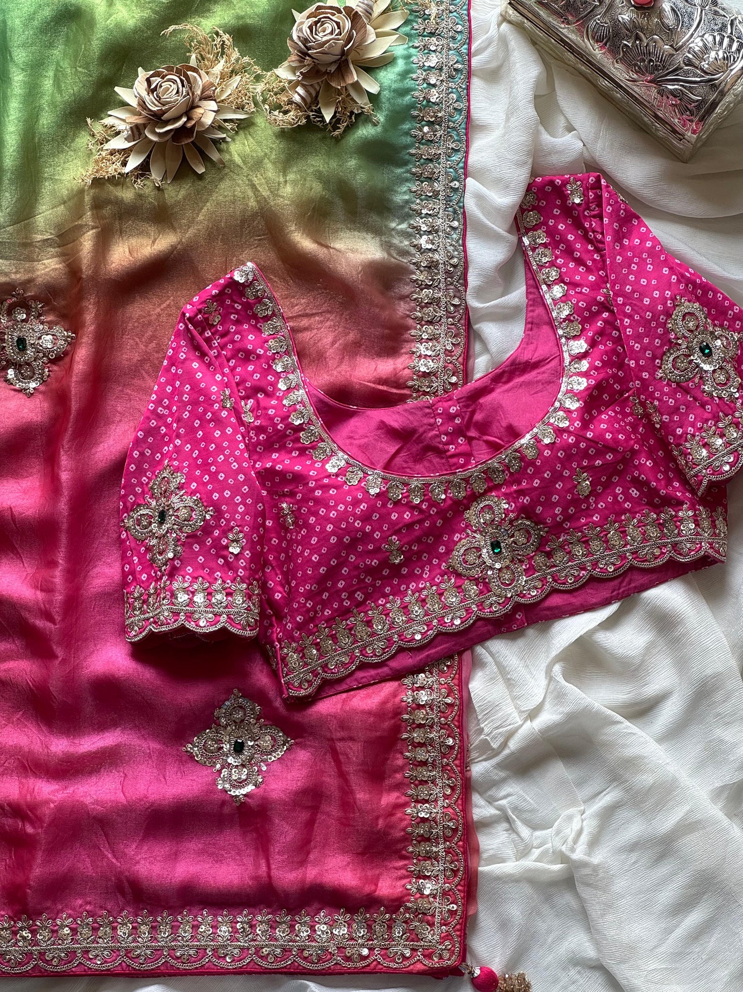 Noor-e-Gulabi Saree