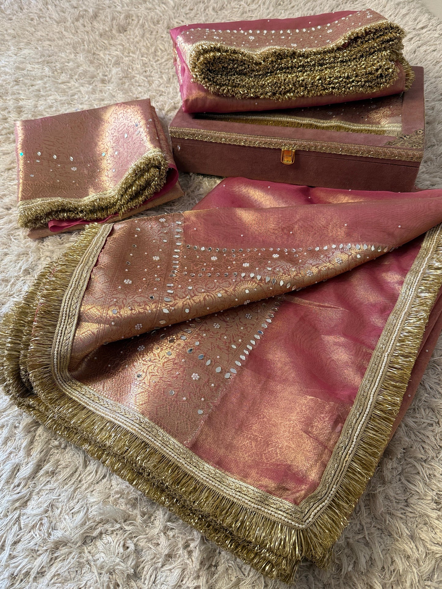 Sunehri Gulaab Saree