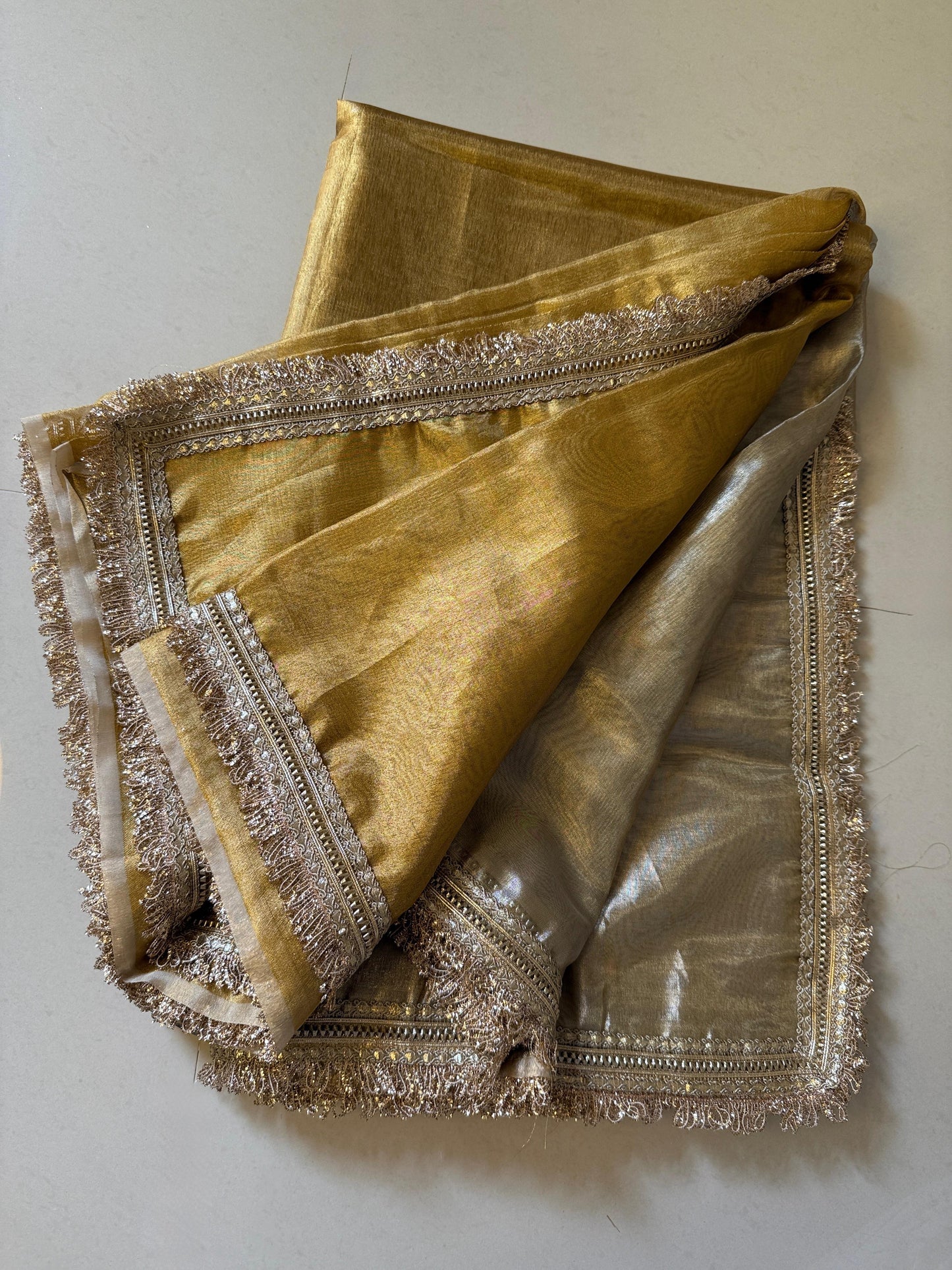 Serein Drape Saree(Gold)