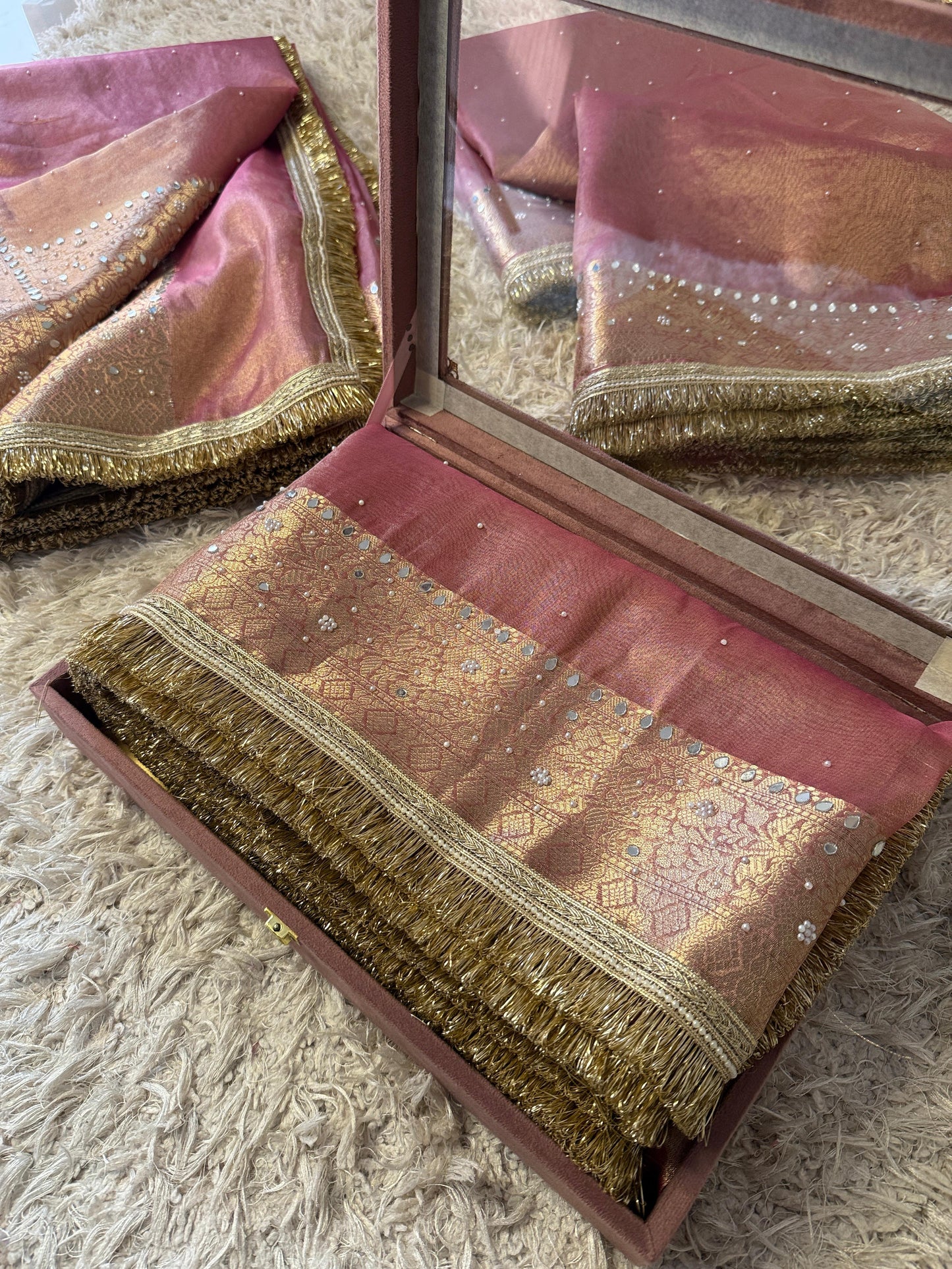 Sunehri Gulaab Saree