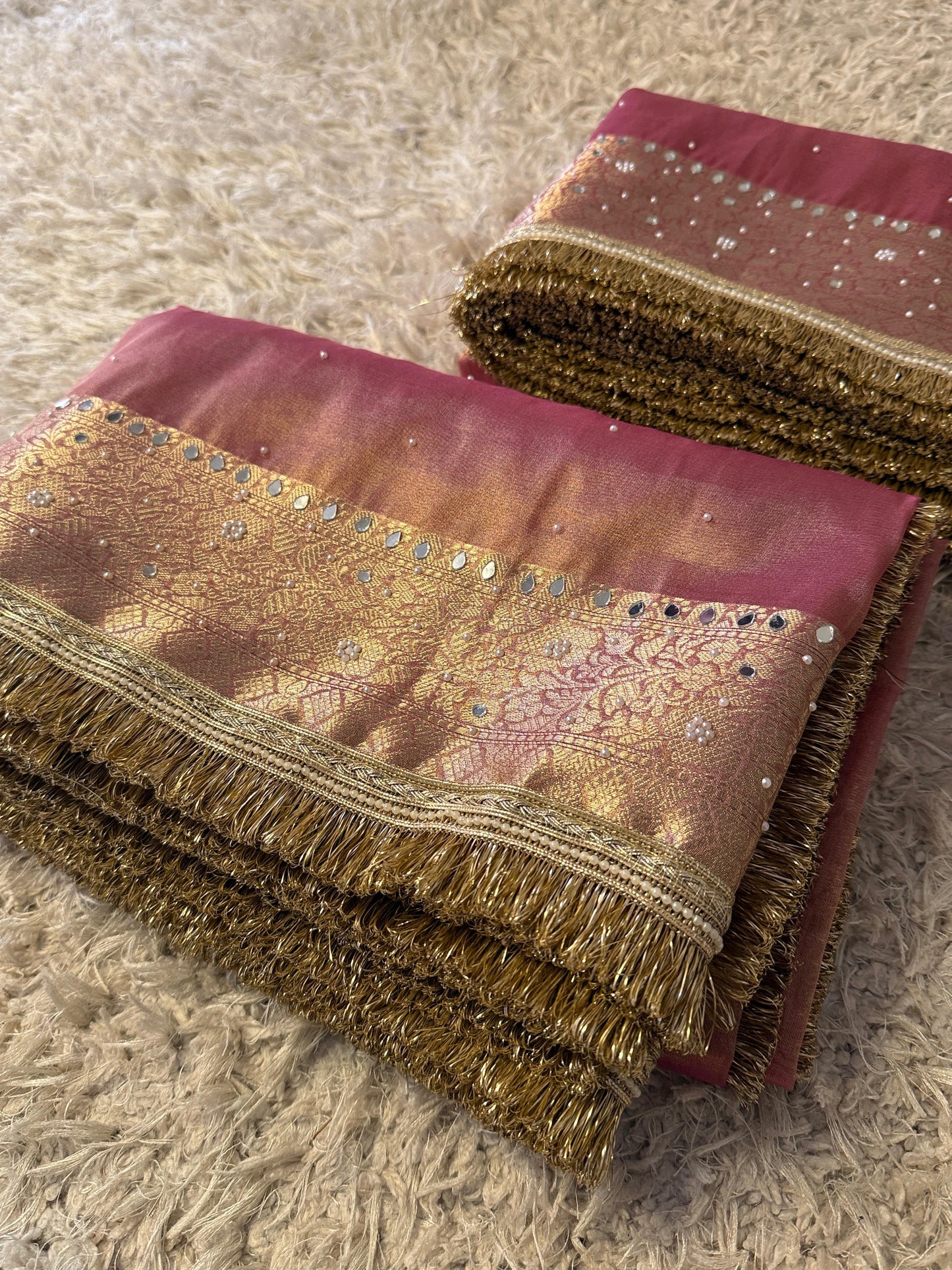 Sunehri Gulaab Saree