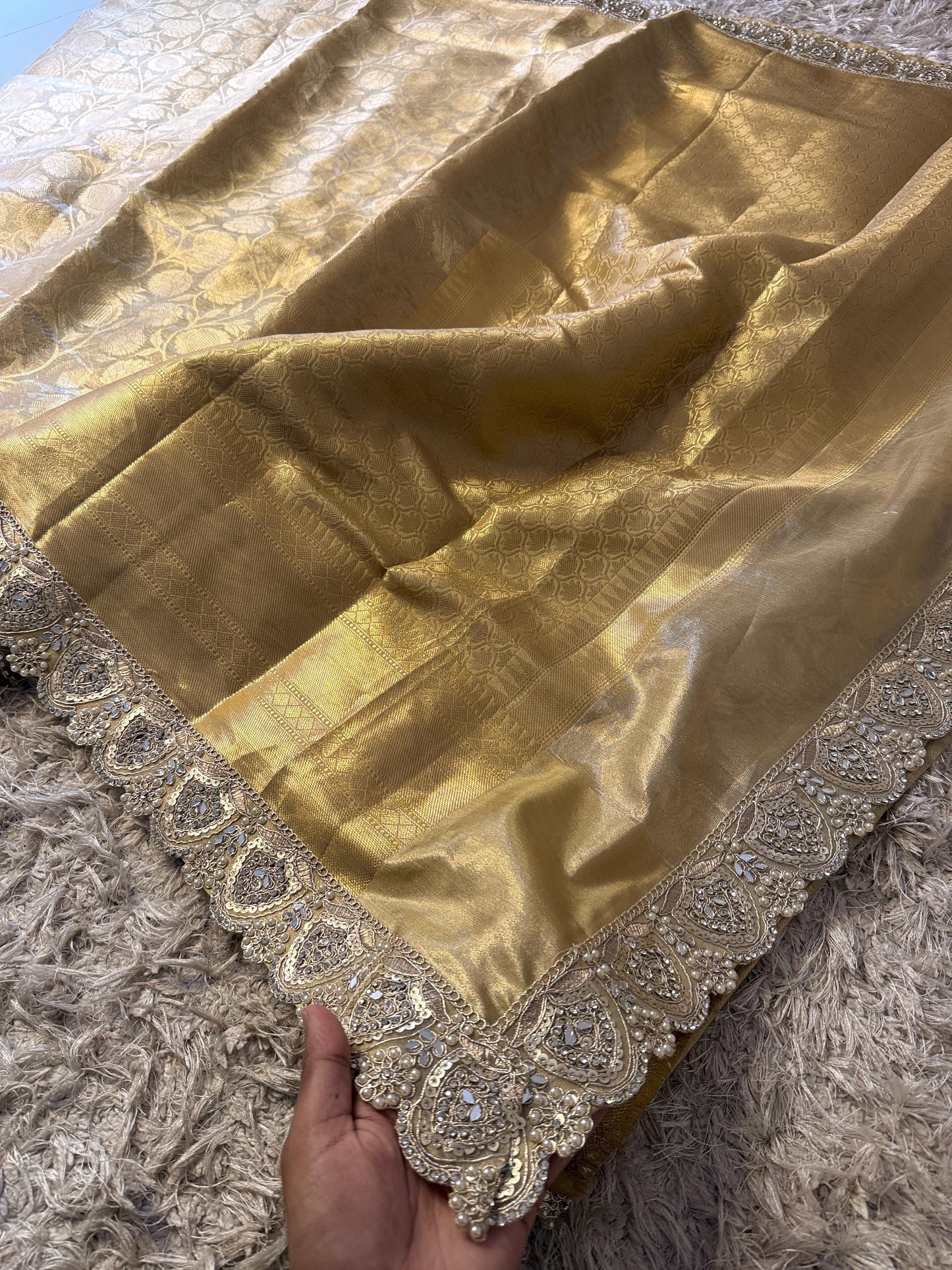 Sunehri Shobha Saree