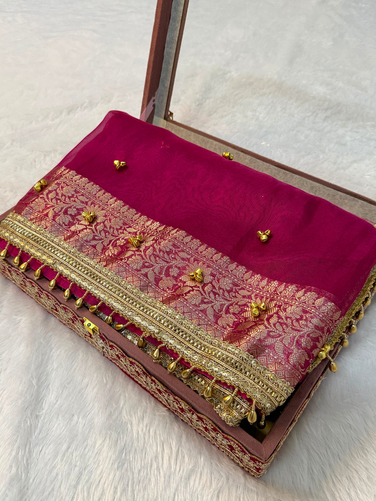 Suhagan Ghoongroo Saree