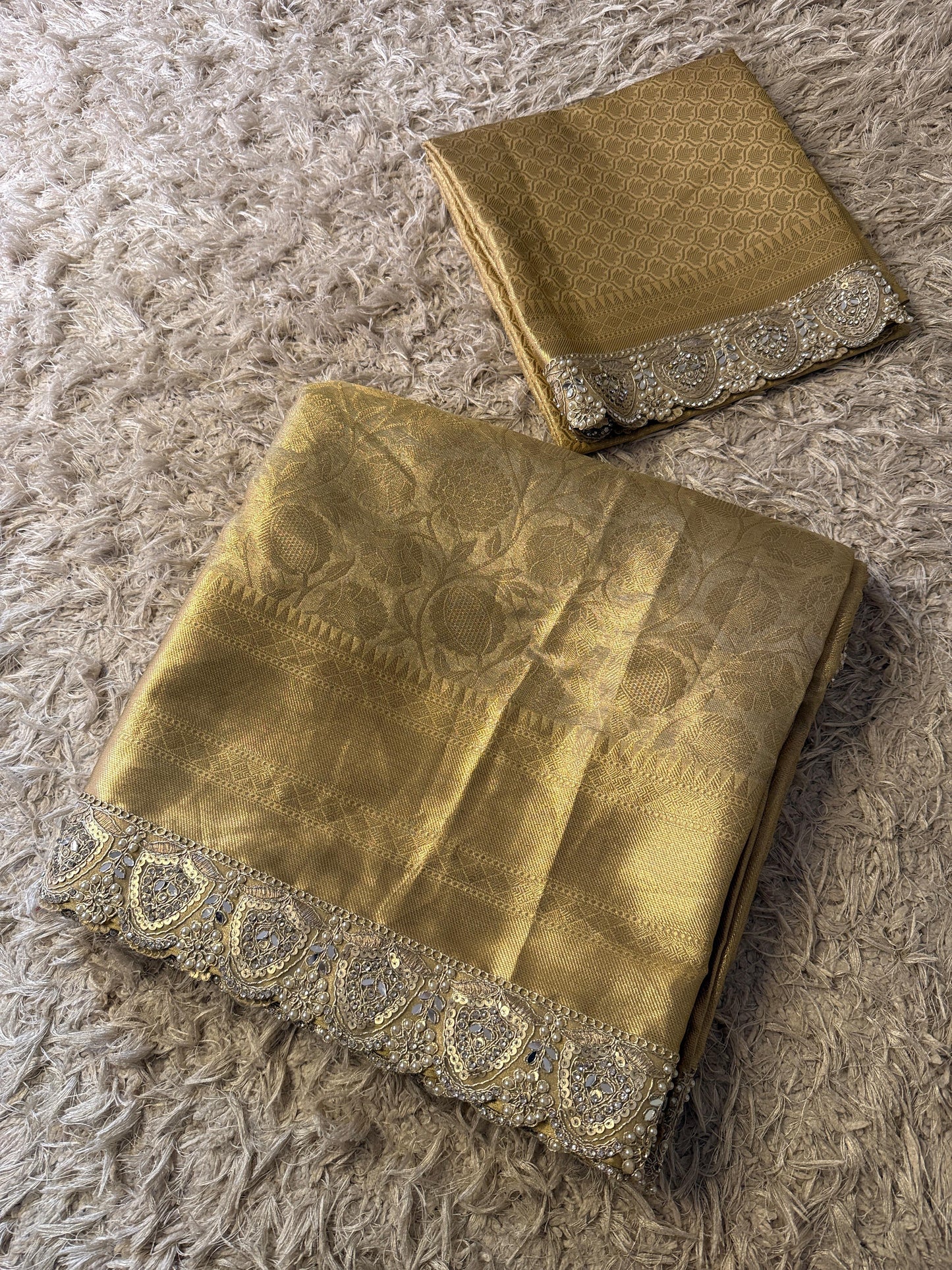 Sunehri Shobha Saree